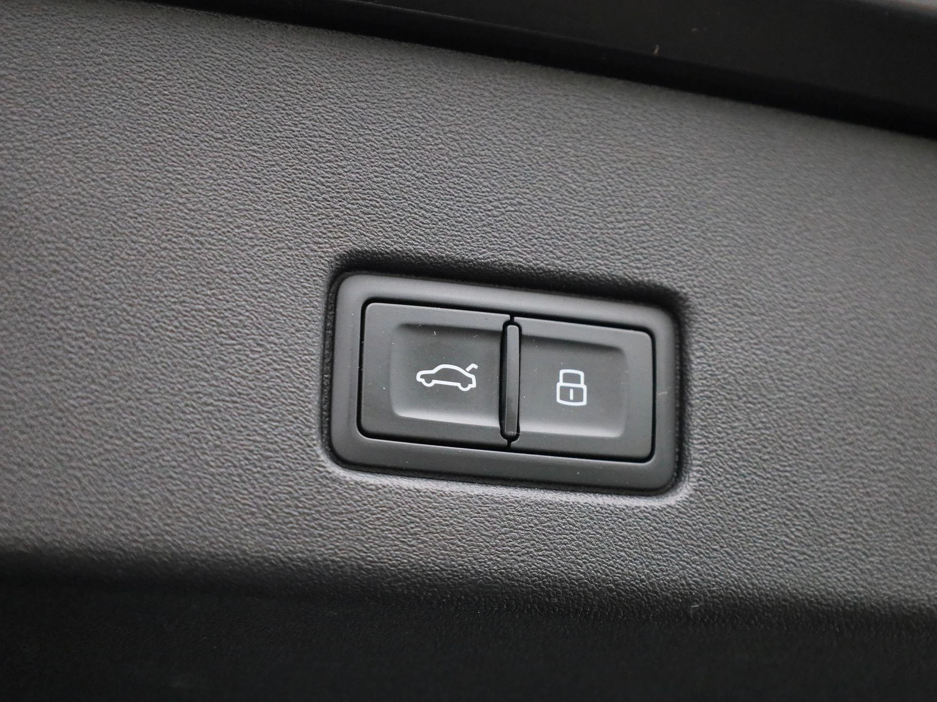 Audi-Q4 e-tron-image-14