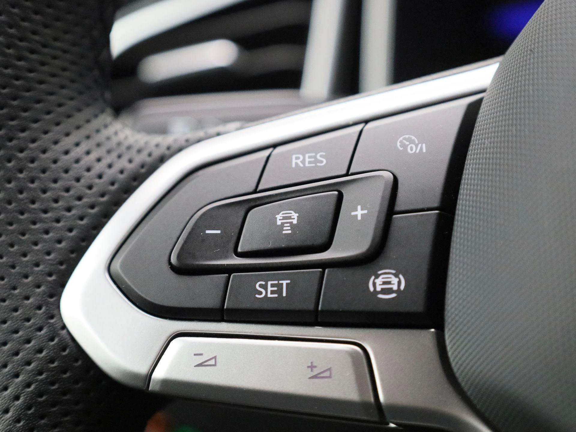 Volkswagen-T-Roc-image-17