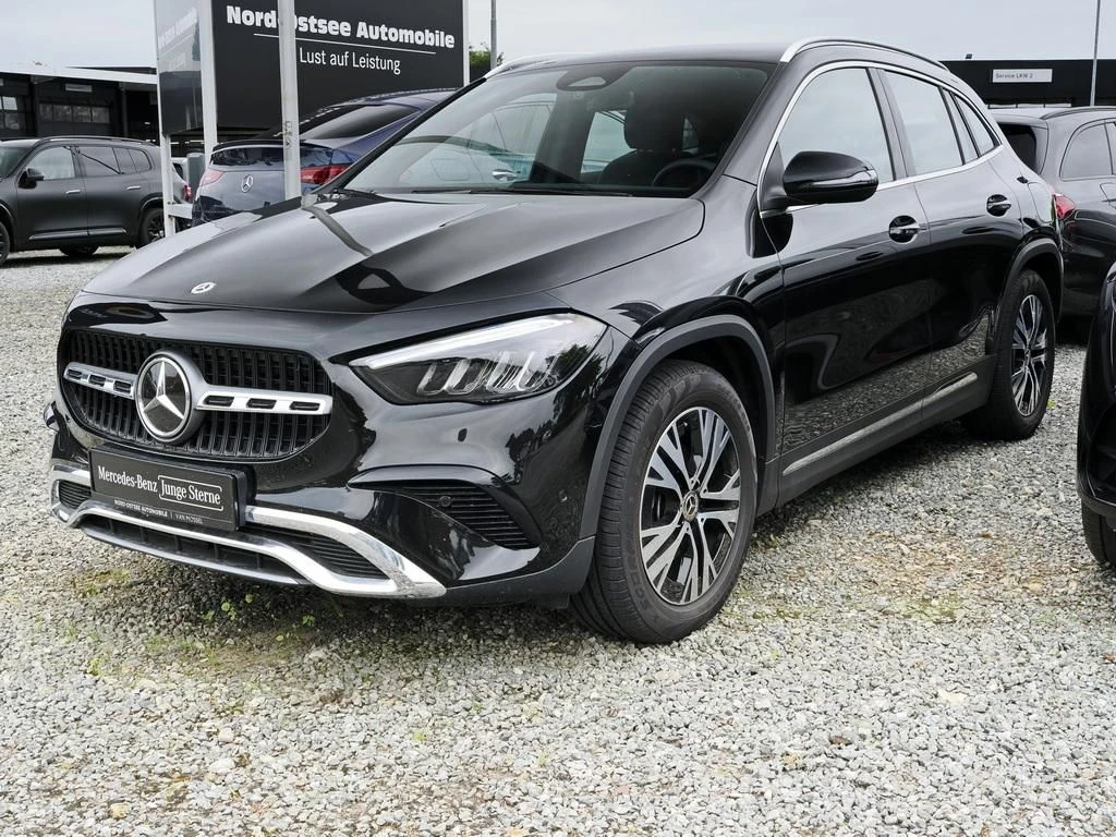 Mercedes-Benz-GLA 200 d-image-7