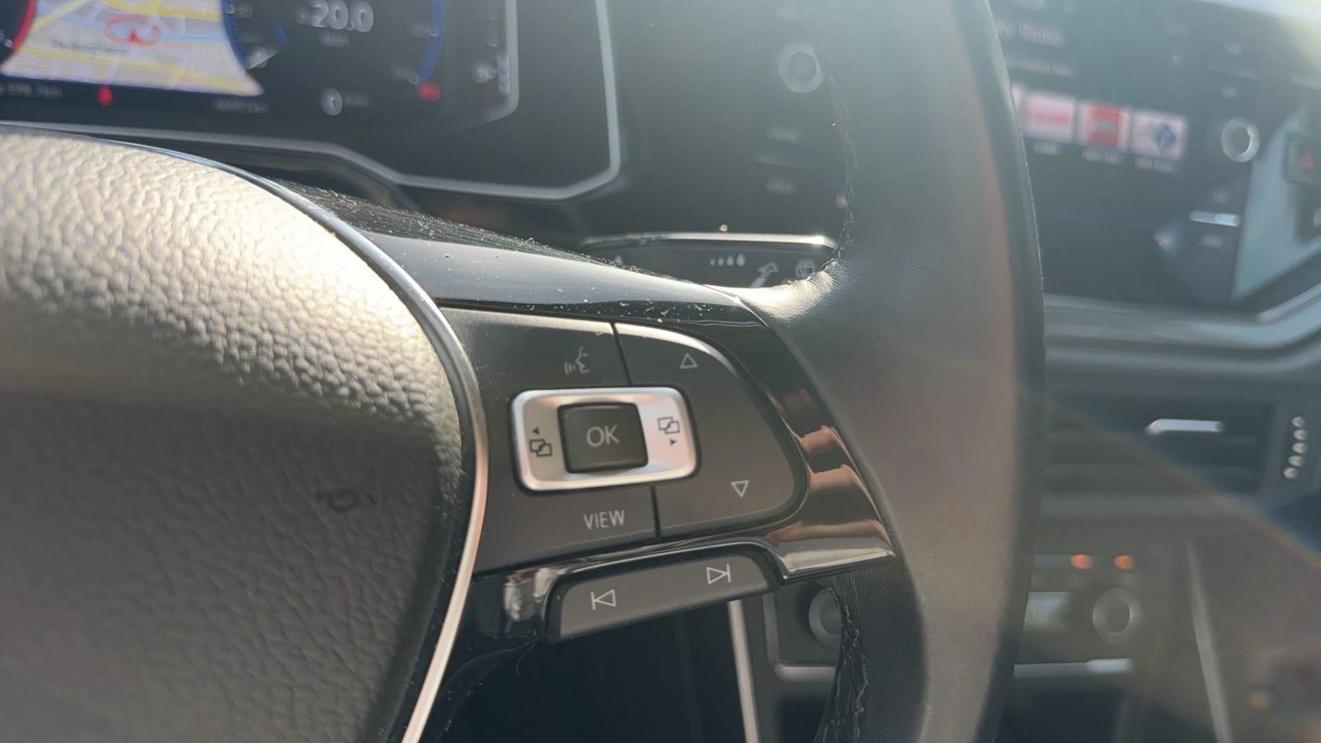 Volkswagen-Polo-image-19