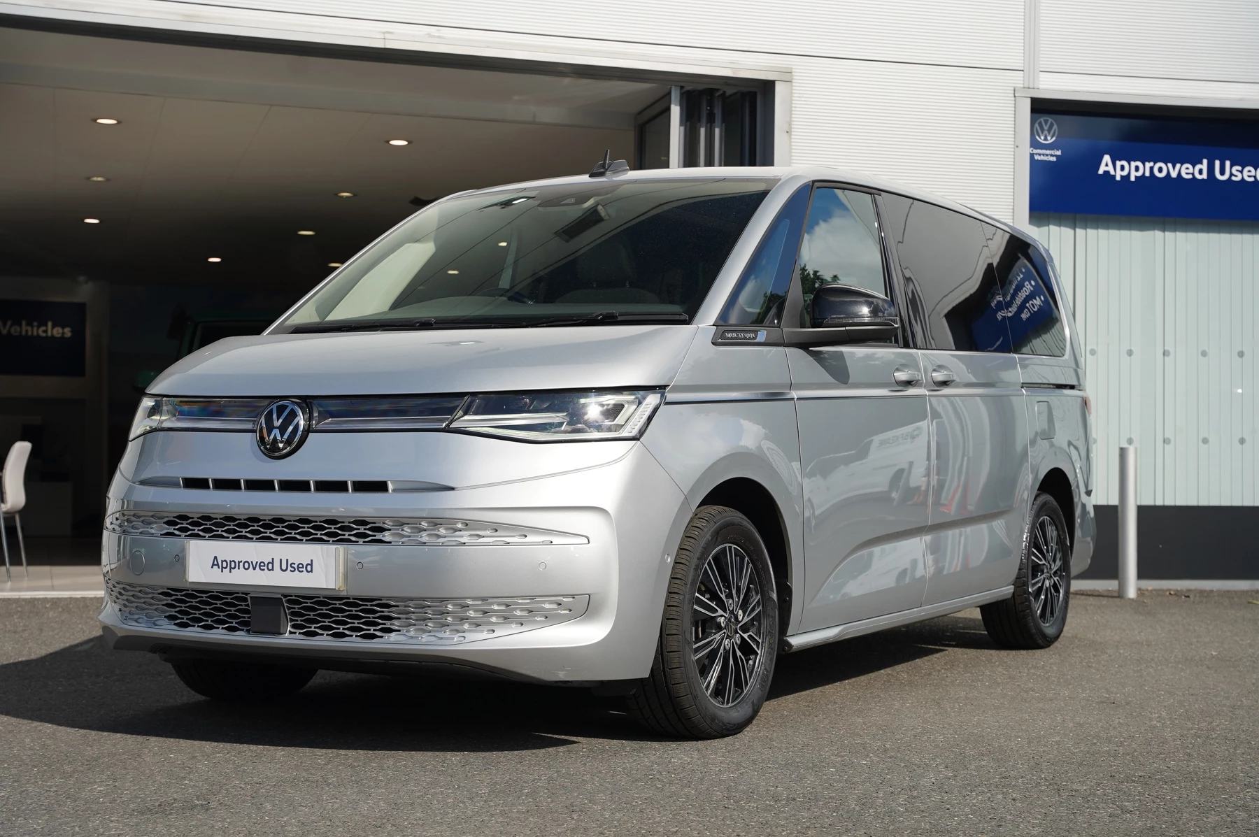Volkswagen-Multivan-image-43