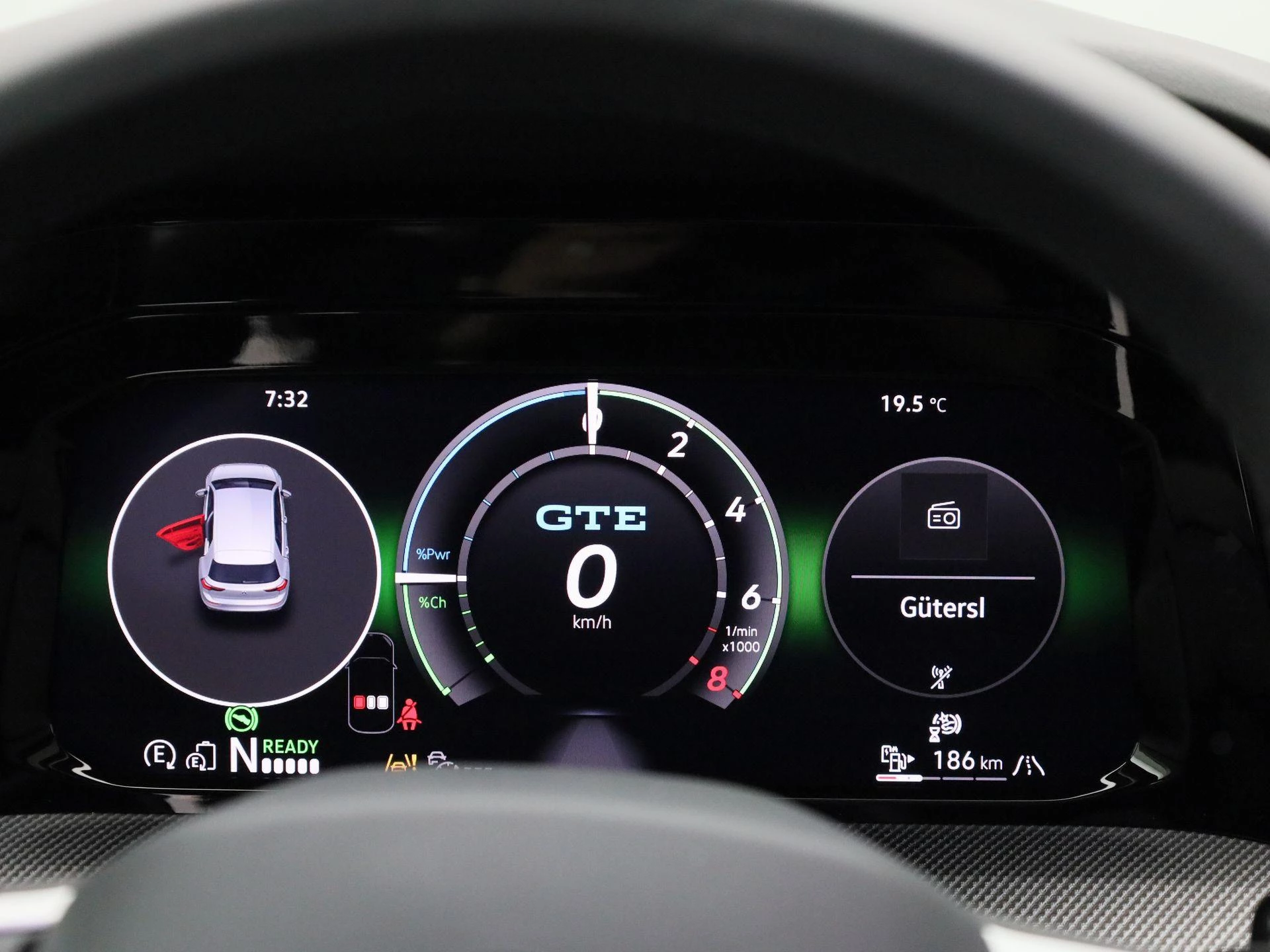 Volkswagen-Golf-image-7