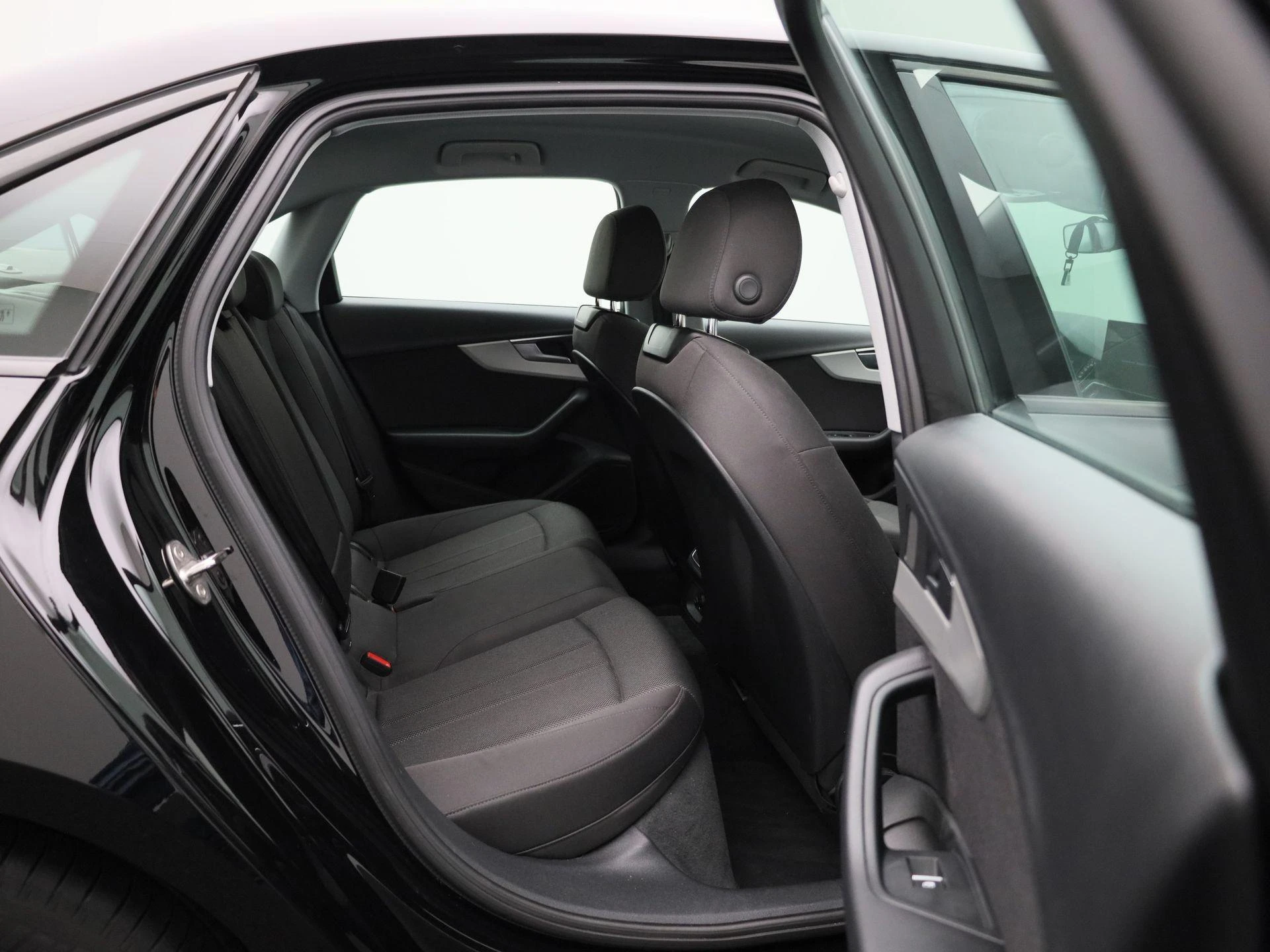 Audi-A4-image-35