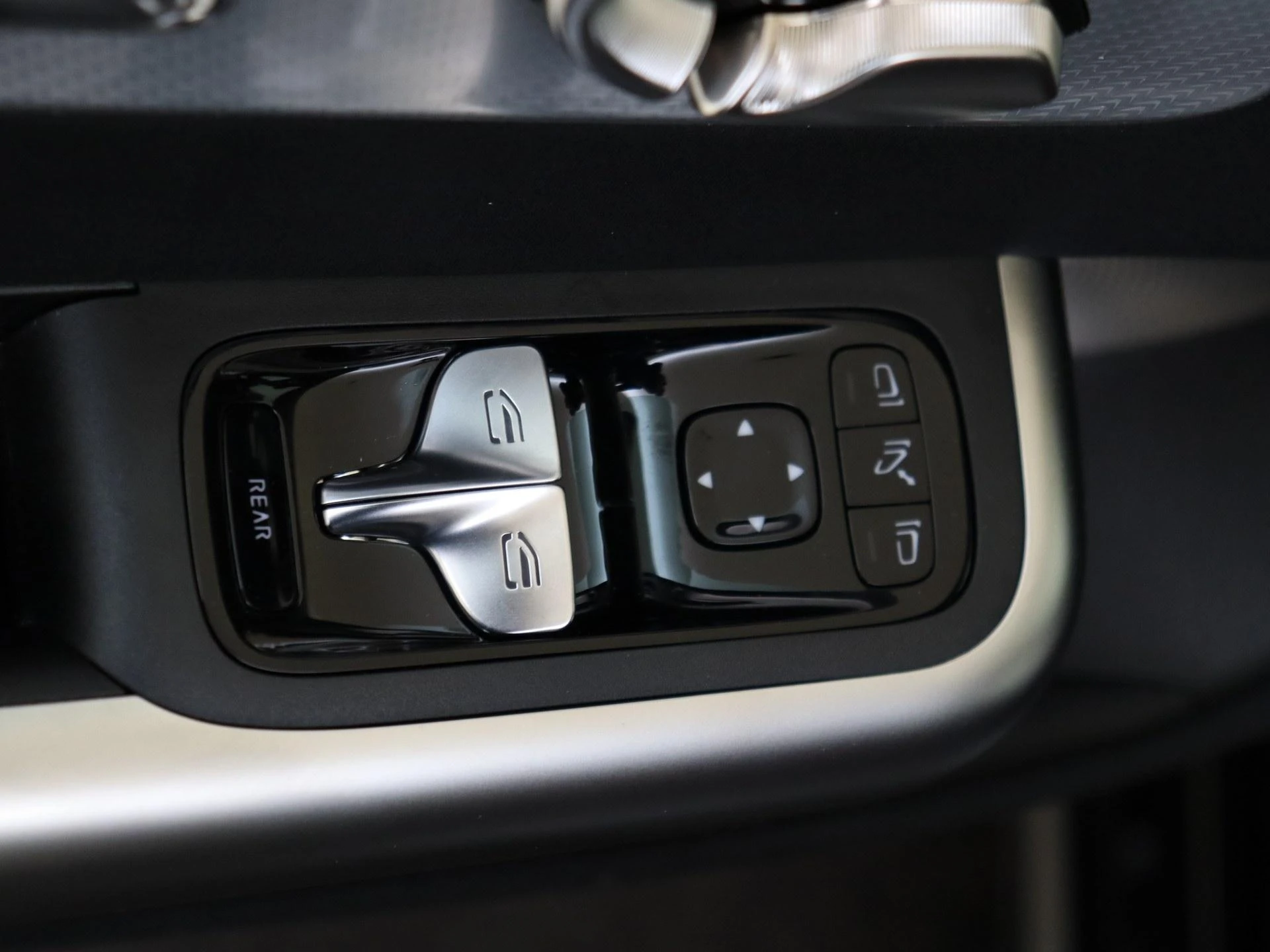 Mercedes-Benz-CLA-image-26