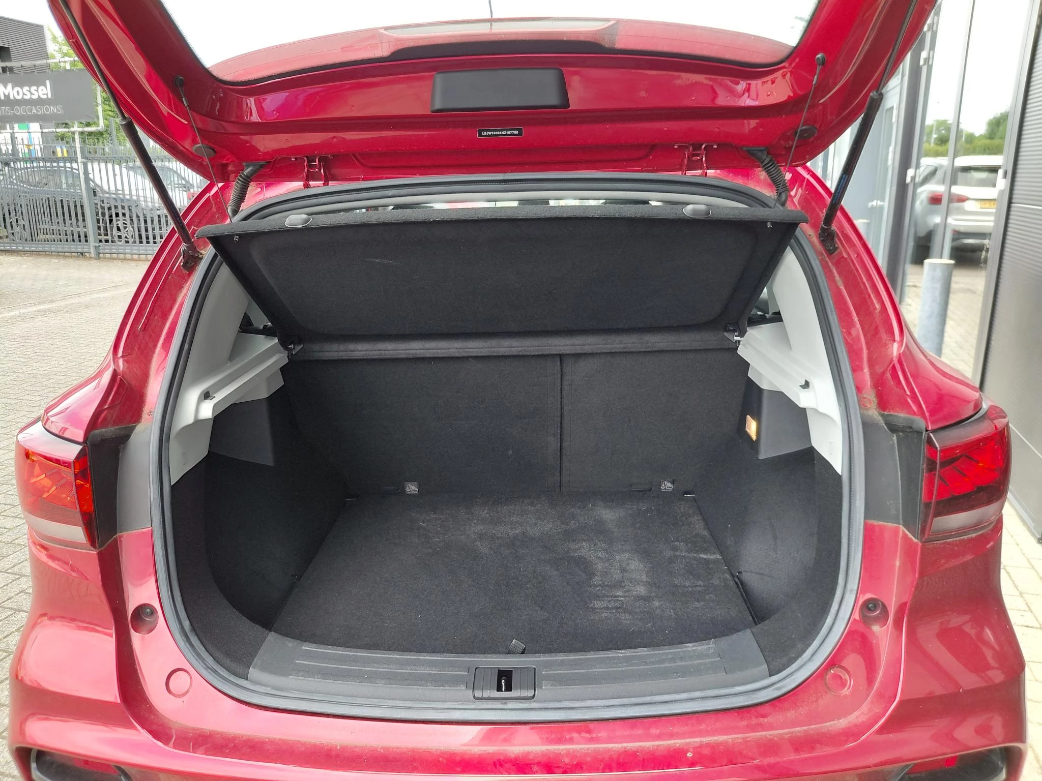 MG-ZS EV-image-2