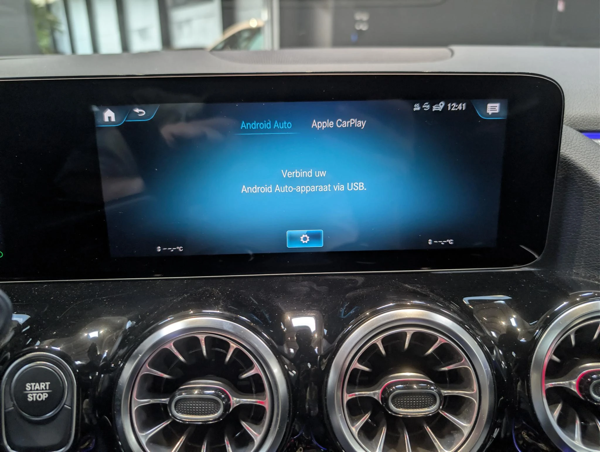 Mercedes-Benz-EQA-image-17