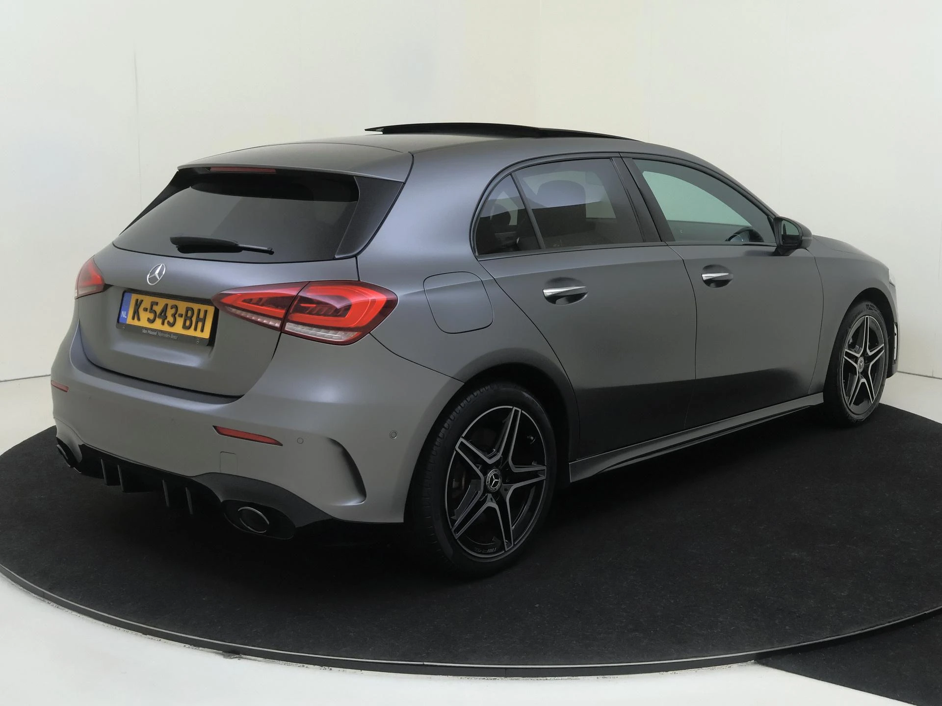 Mercedes-Benz-A-Klasse-image-3