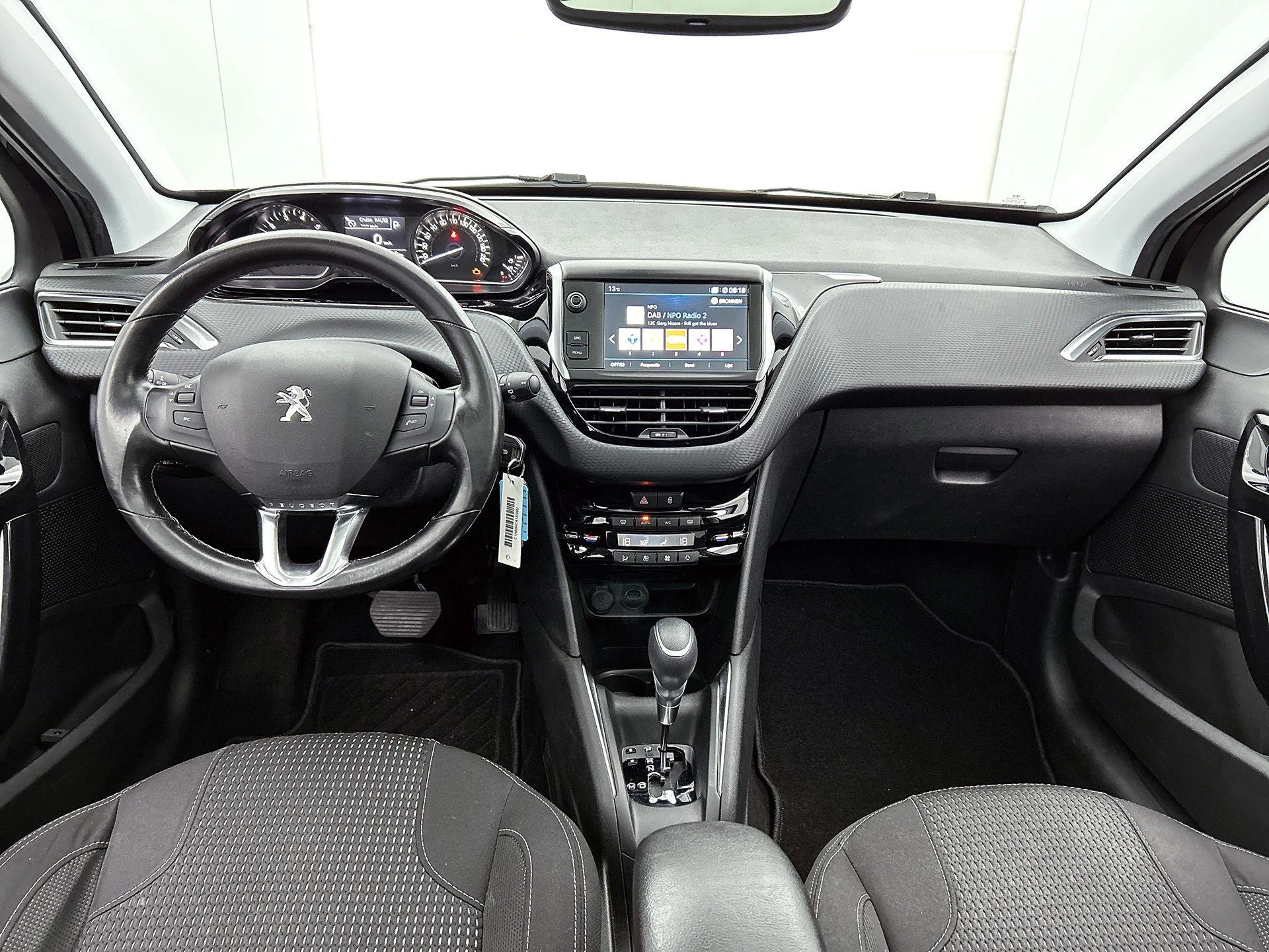 Peugeot-208-image-23