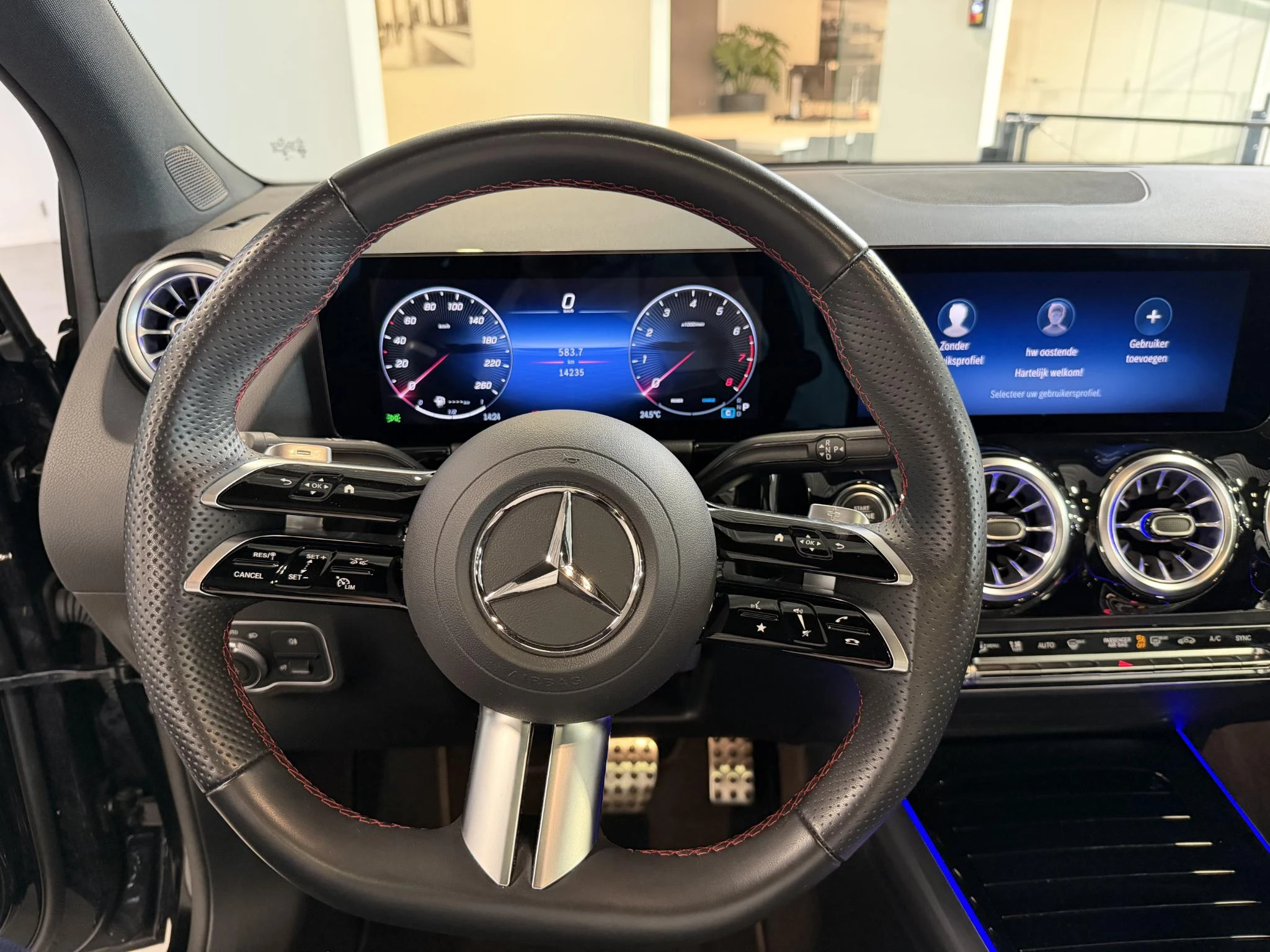 Mercedes-Benz-Classe B-image-12