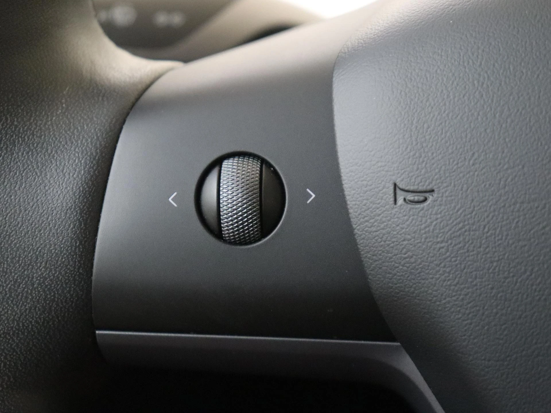 Tesla-Model Y-image-13
