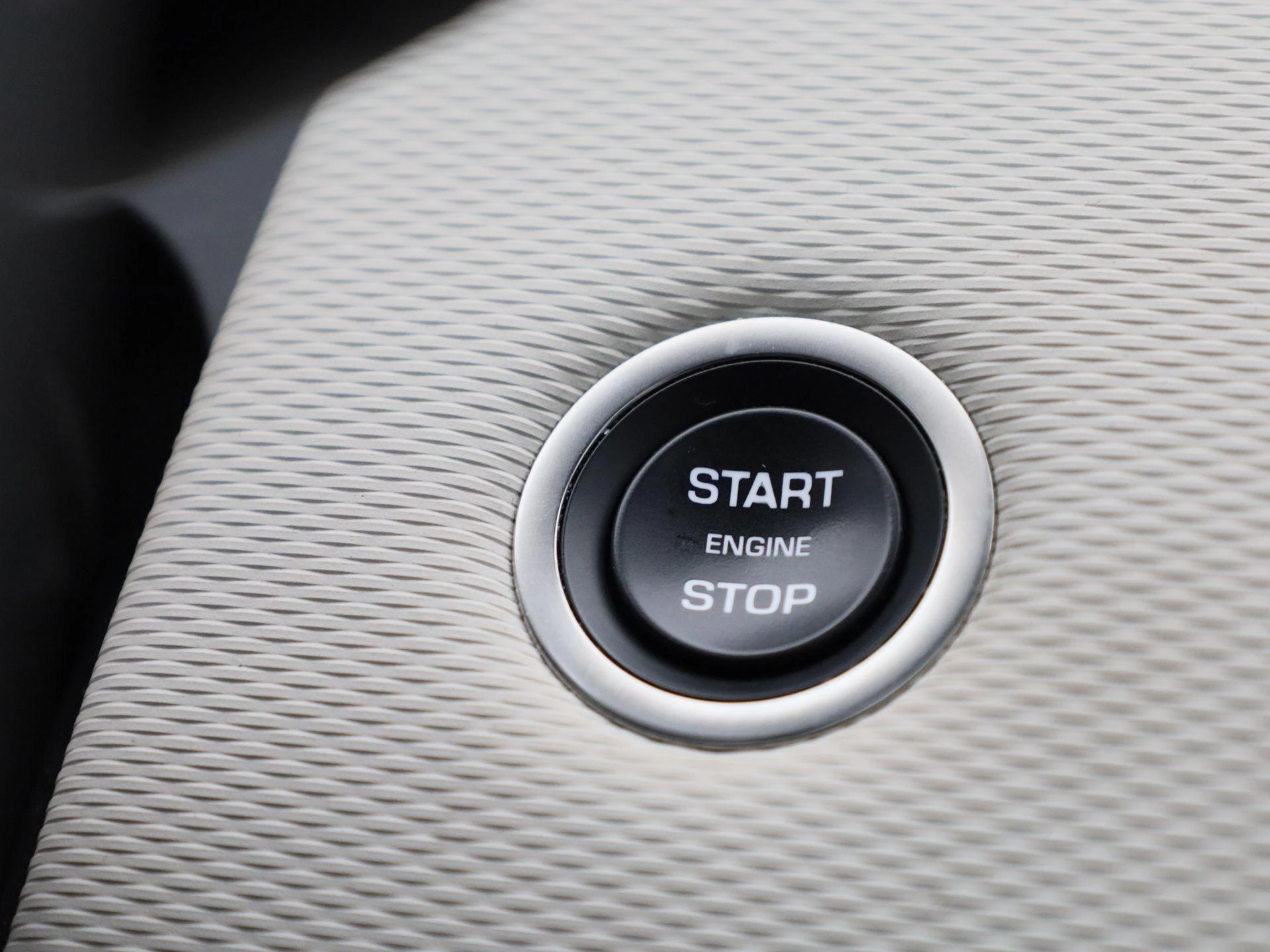 Land Rover-Discovery Sport-image-20