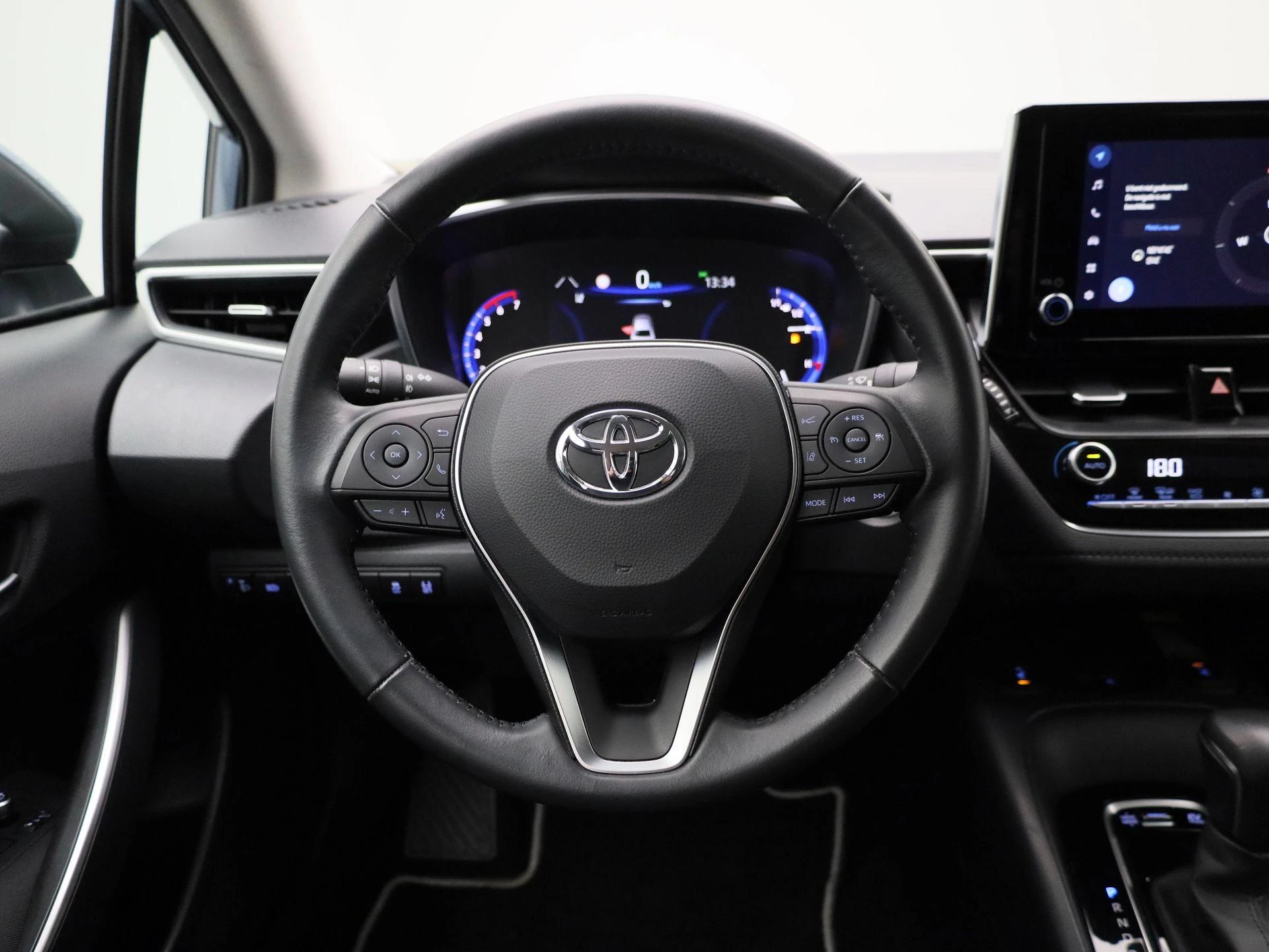 Toyota Corolla 1.8 Hybrid Business Plus