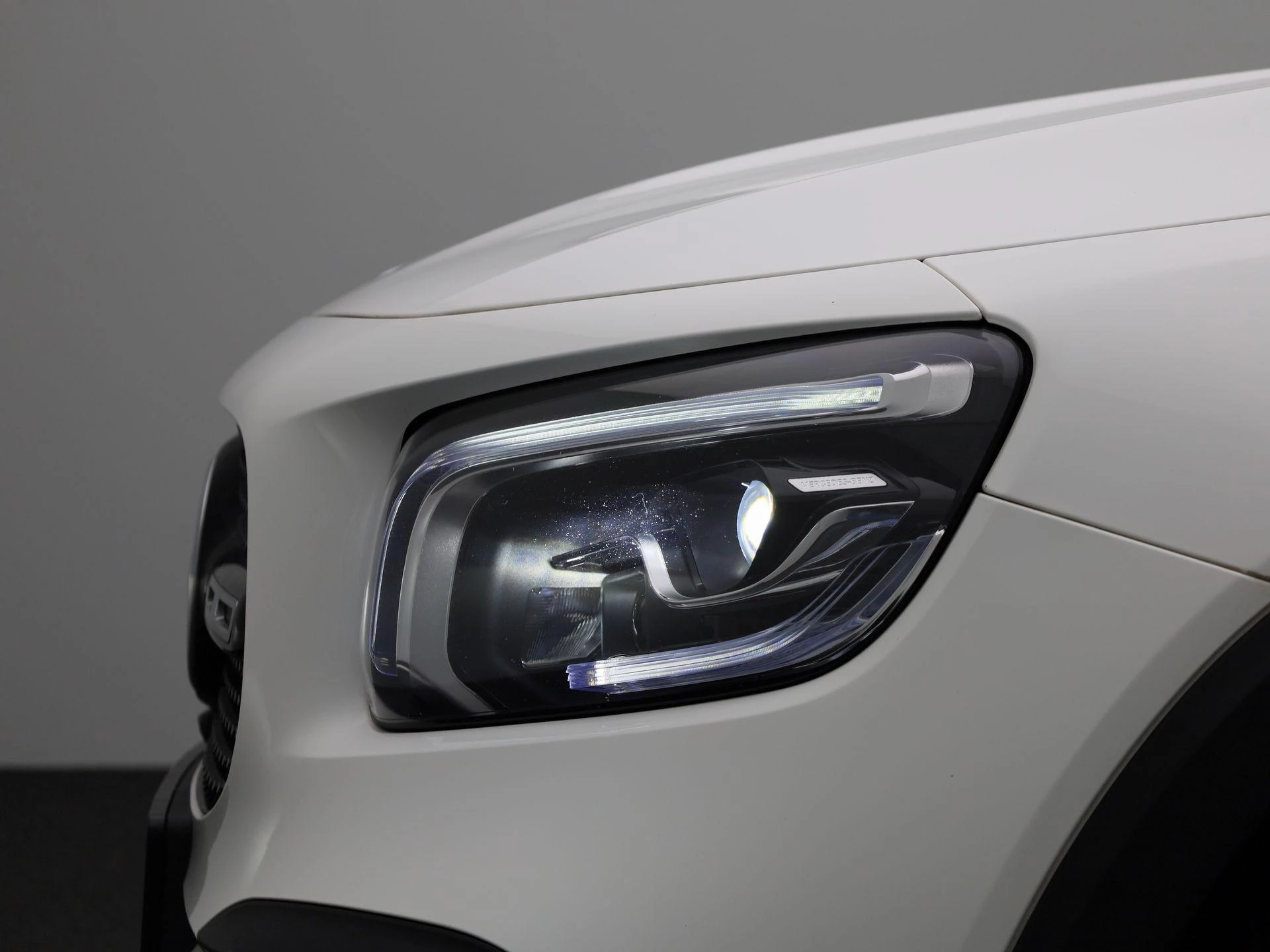 Mercedes-Benz-GLB-image-15