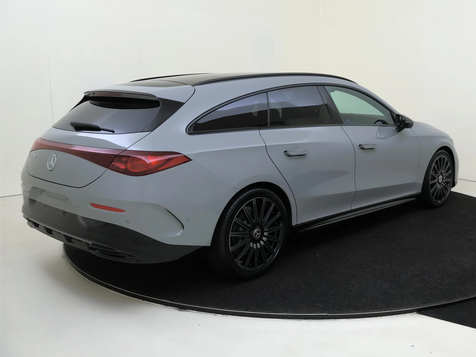 Mercedes-Benz-CLA-image-3