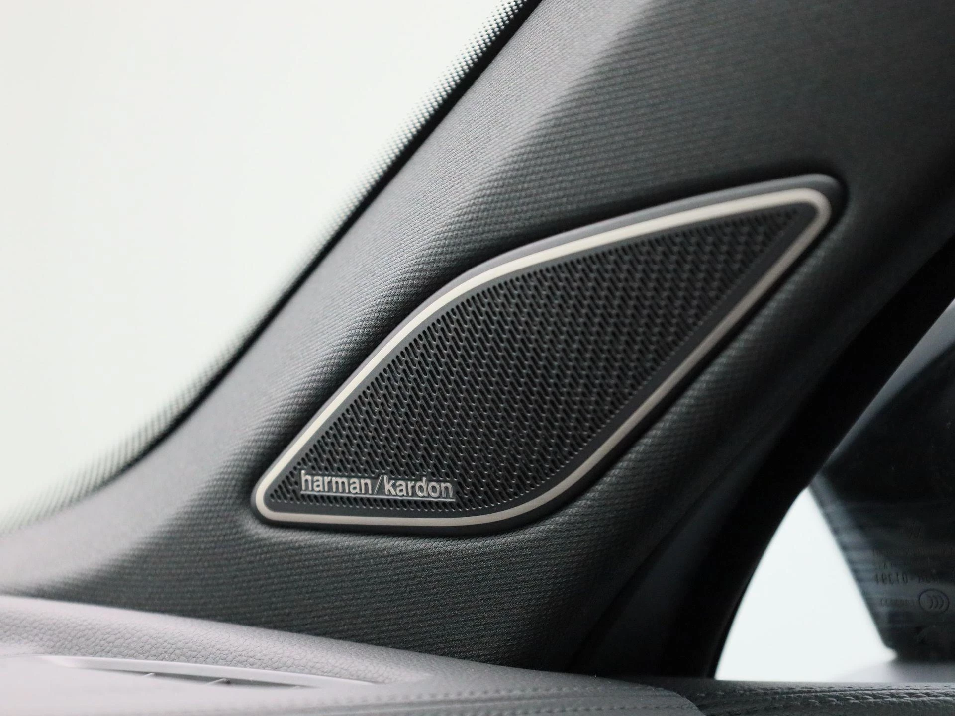 Volkswagen-Tiguan-image-31