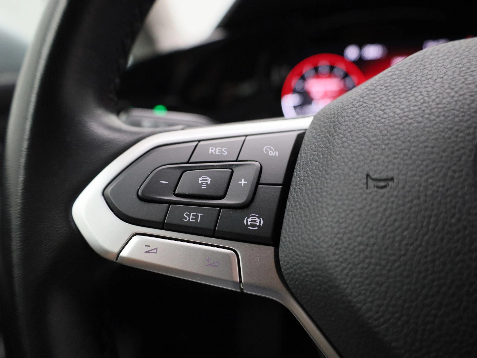 Volkswagen-Golf-image-19