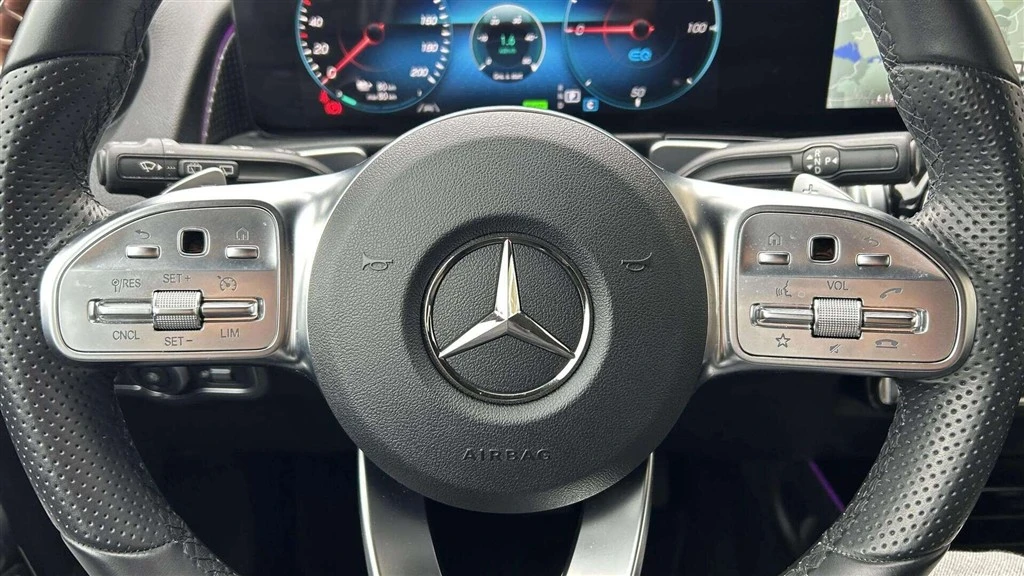 Mercedes-Benz-EQB-image-13