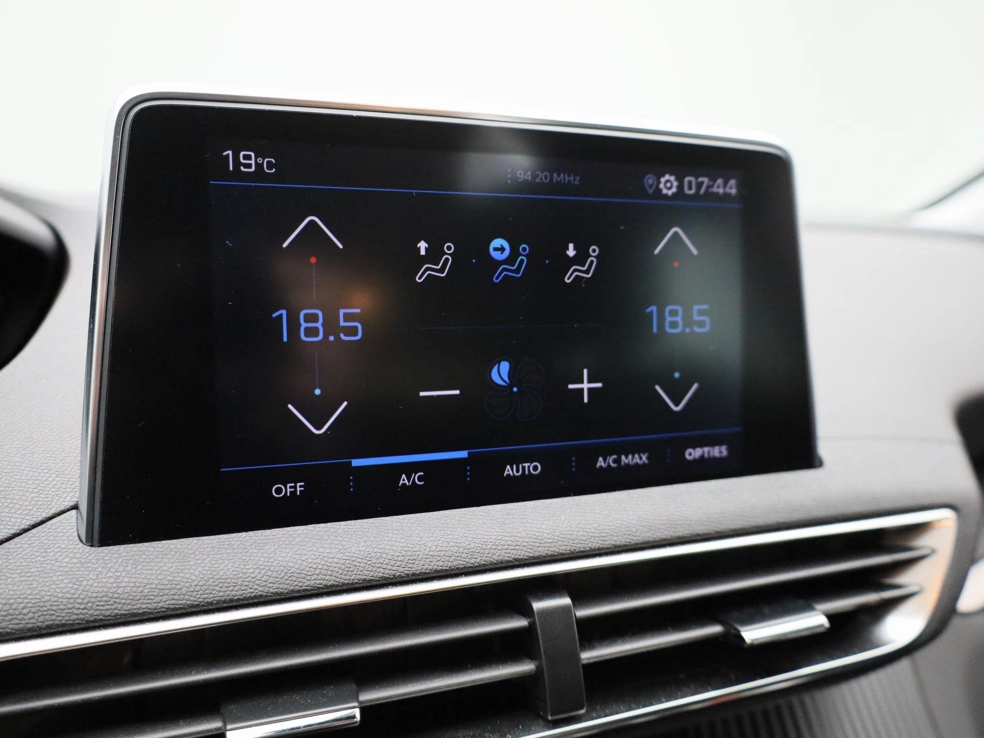 Peugeot-3008-image-24