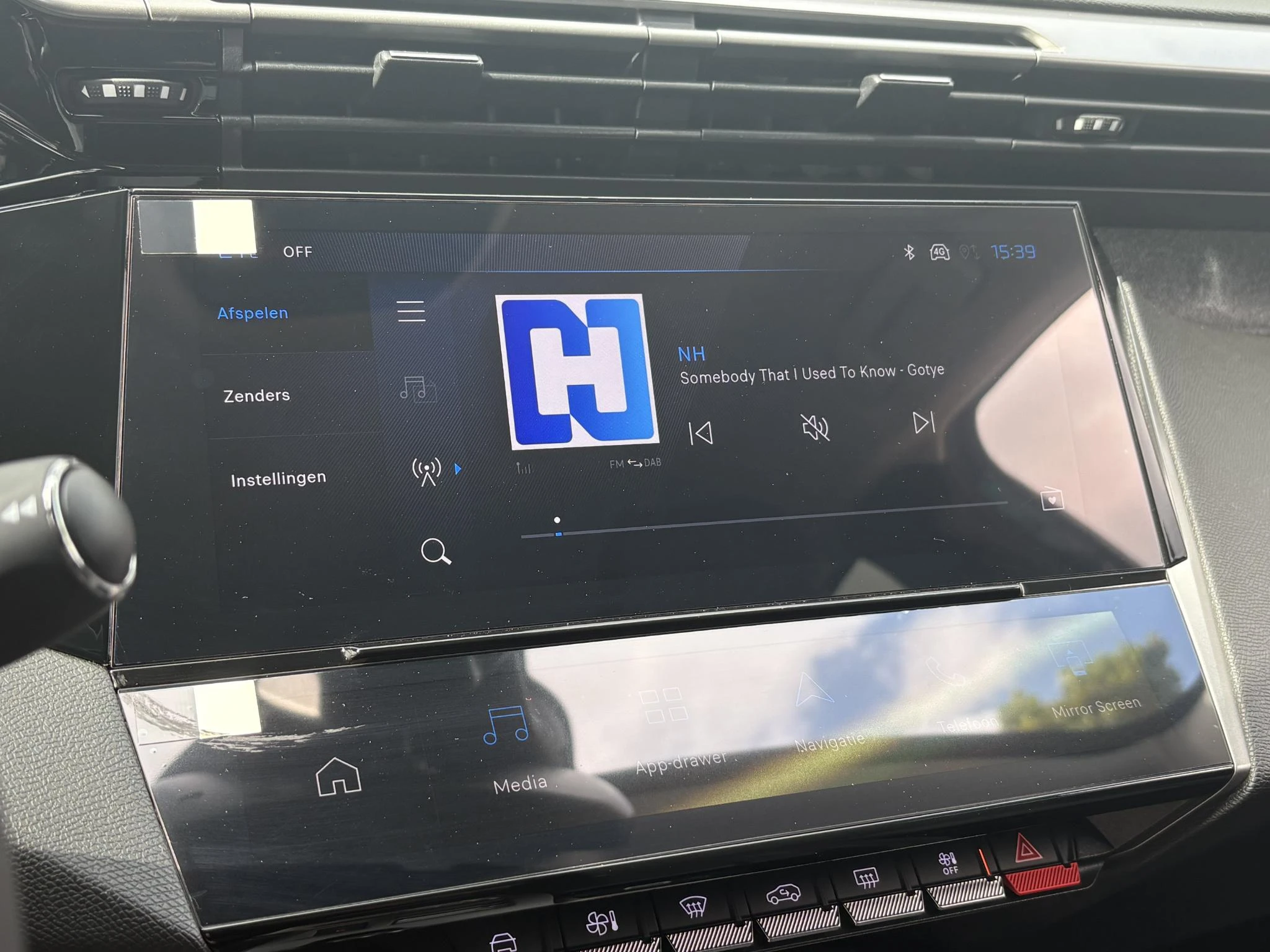 Peugeot-e-308-image-13