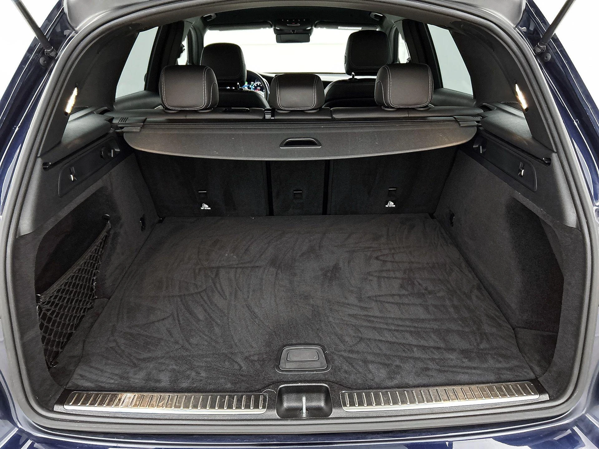 Mercedes-Benz-GLC-image-13