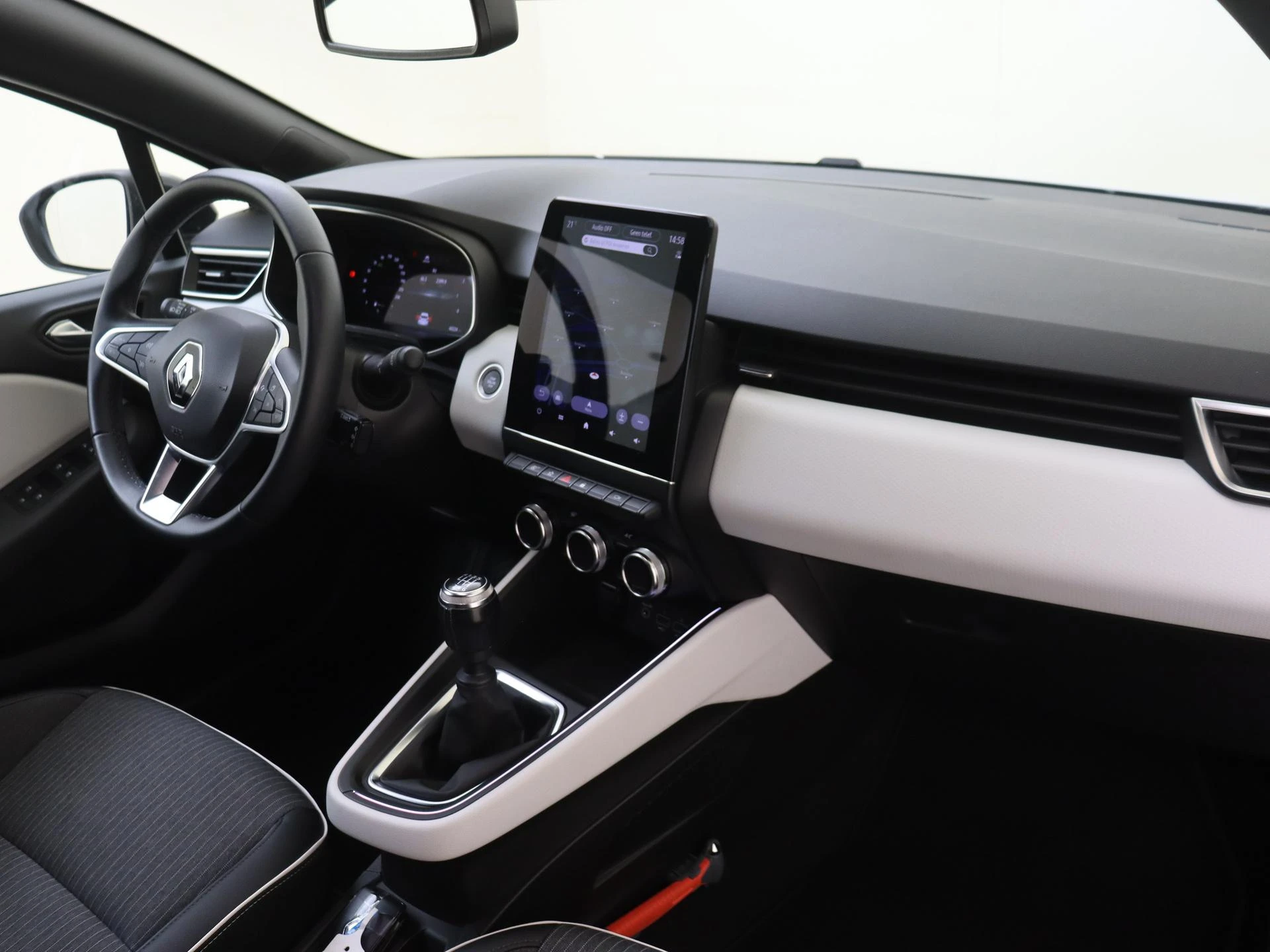 Renault-Clio-image-8