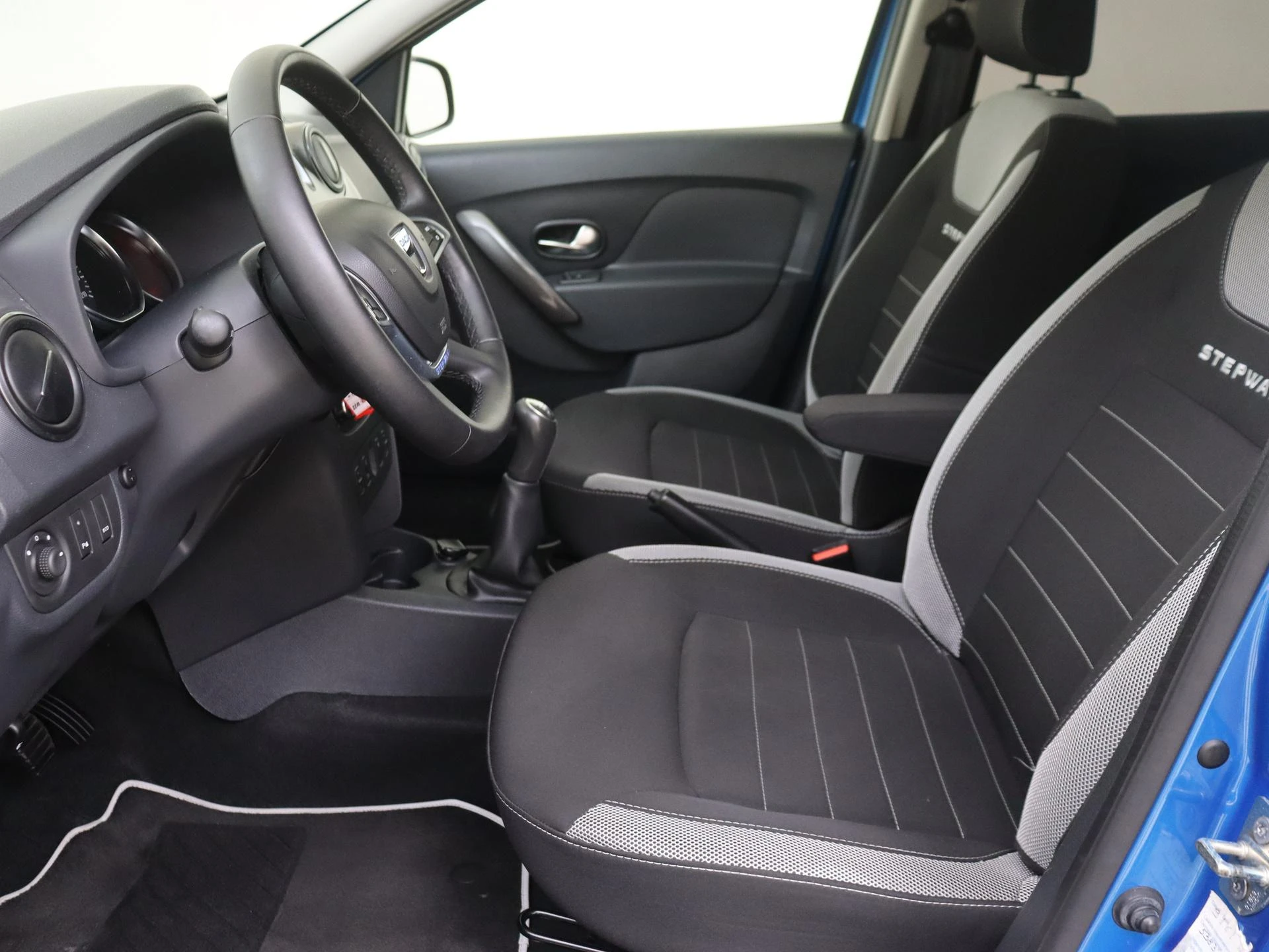 Dacia-Sandero-image-14