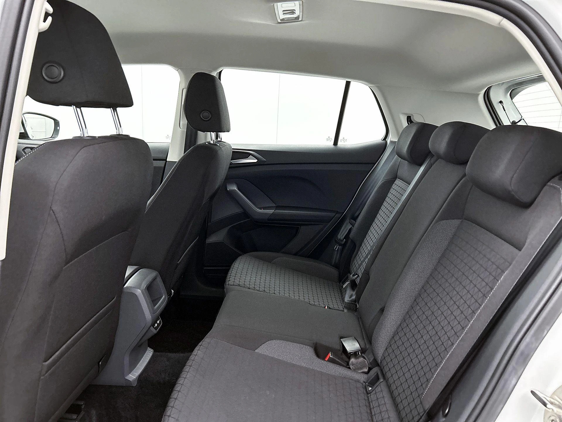 Volkswagen-T-Cross-image-25