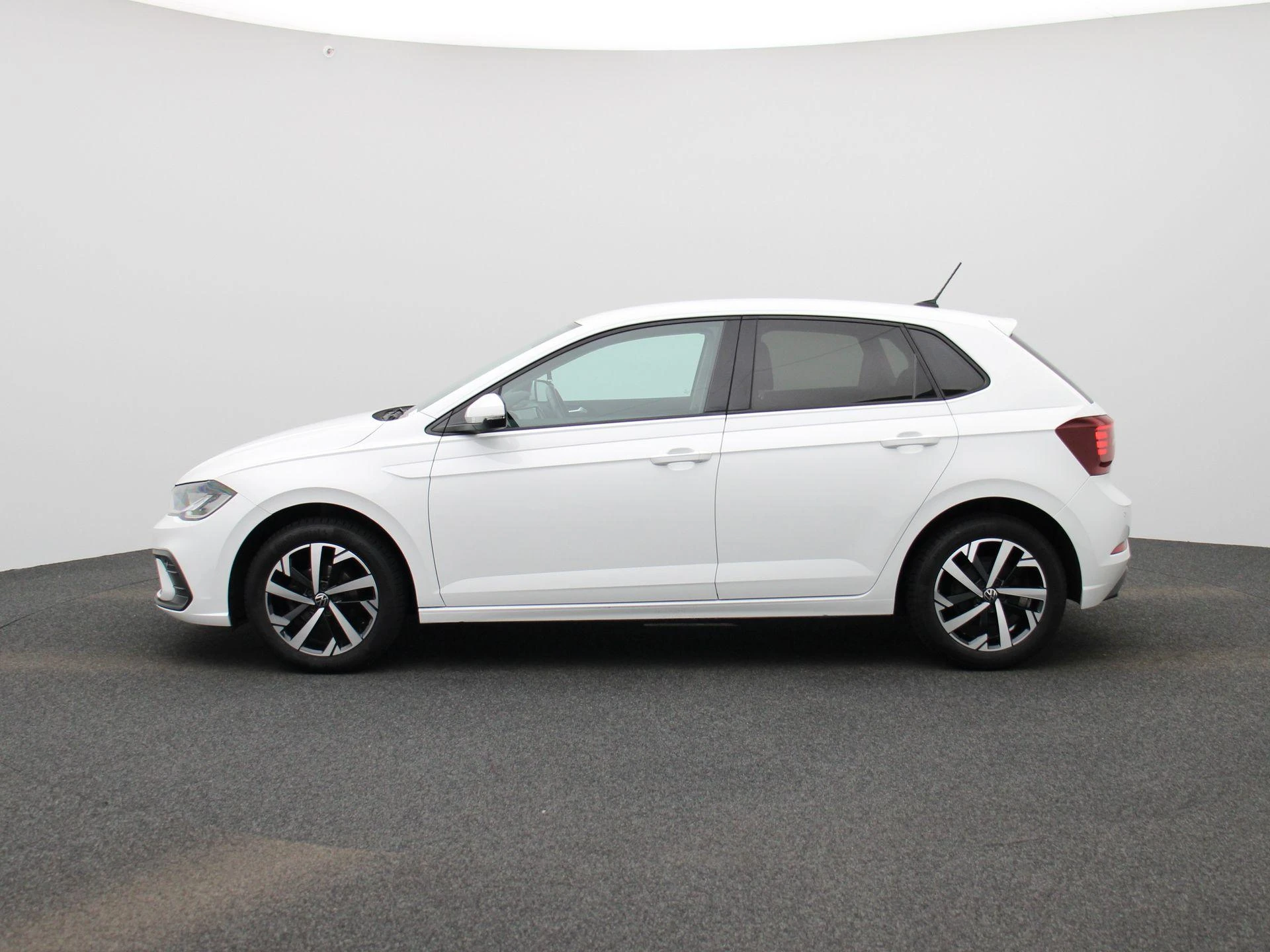 Volkswagen-Polo-image-3