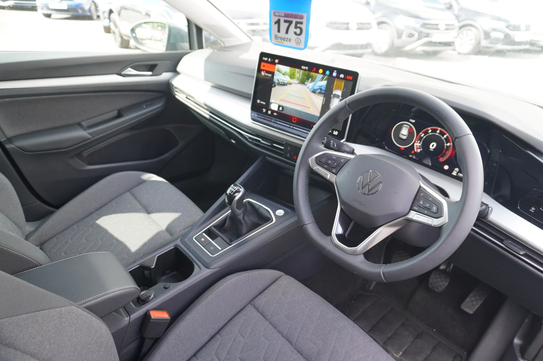 Volkswagen-Golf-image-5