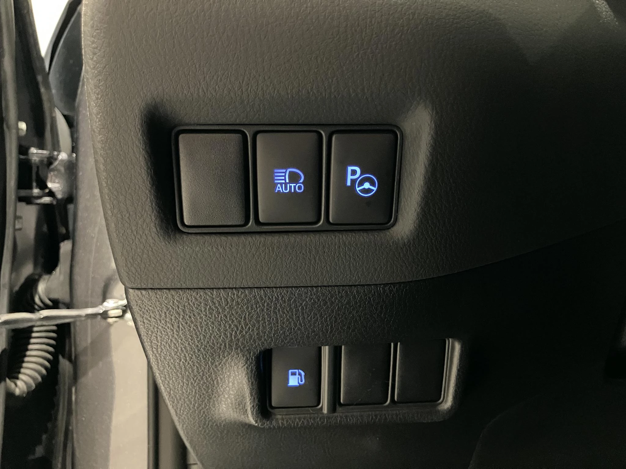 Toyota-C-HR-image-21