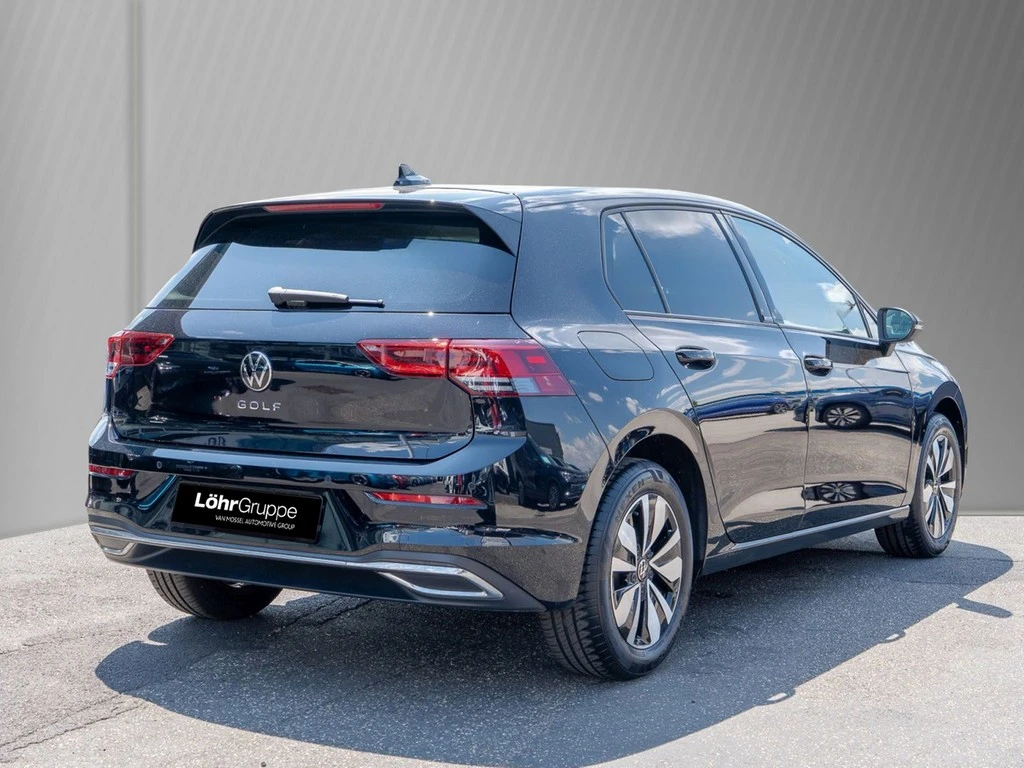 Volkswagen-Golf-image-3