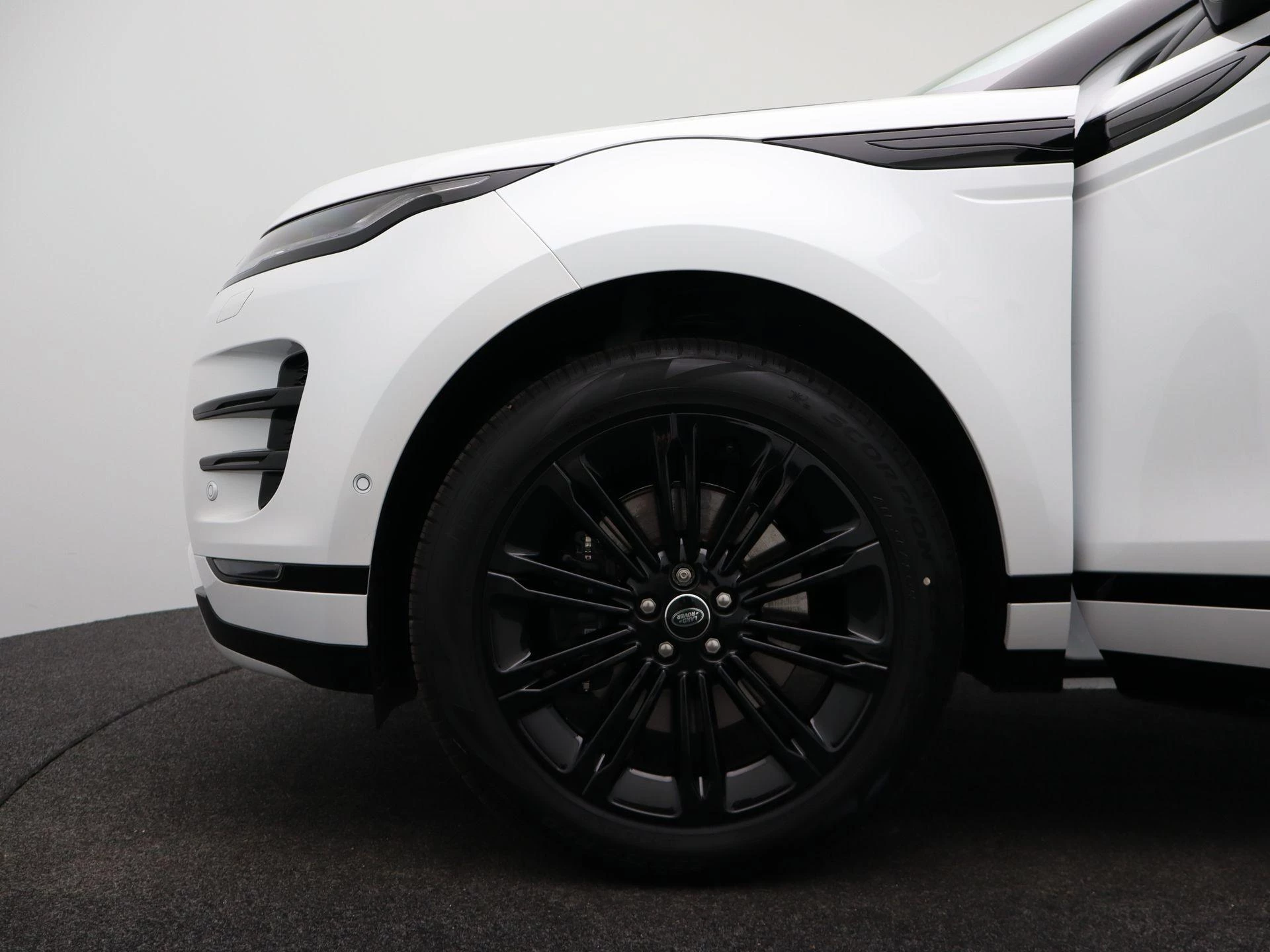 Land Rover-Range Rover Evoque-image-14