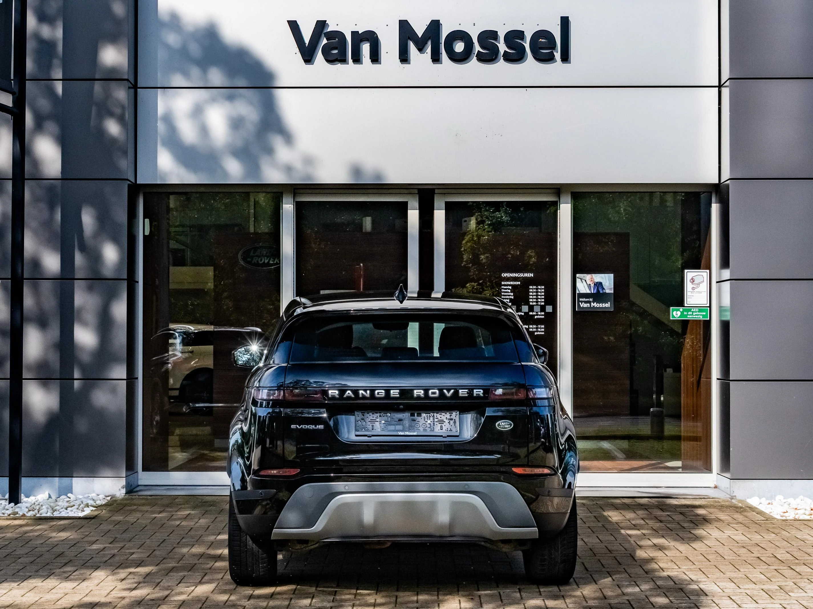 Land Rover-Range Rover Evoque-image-4
