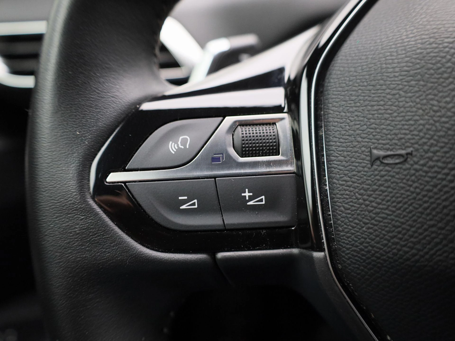 Peugeot-5008-image-18