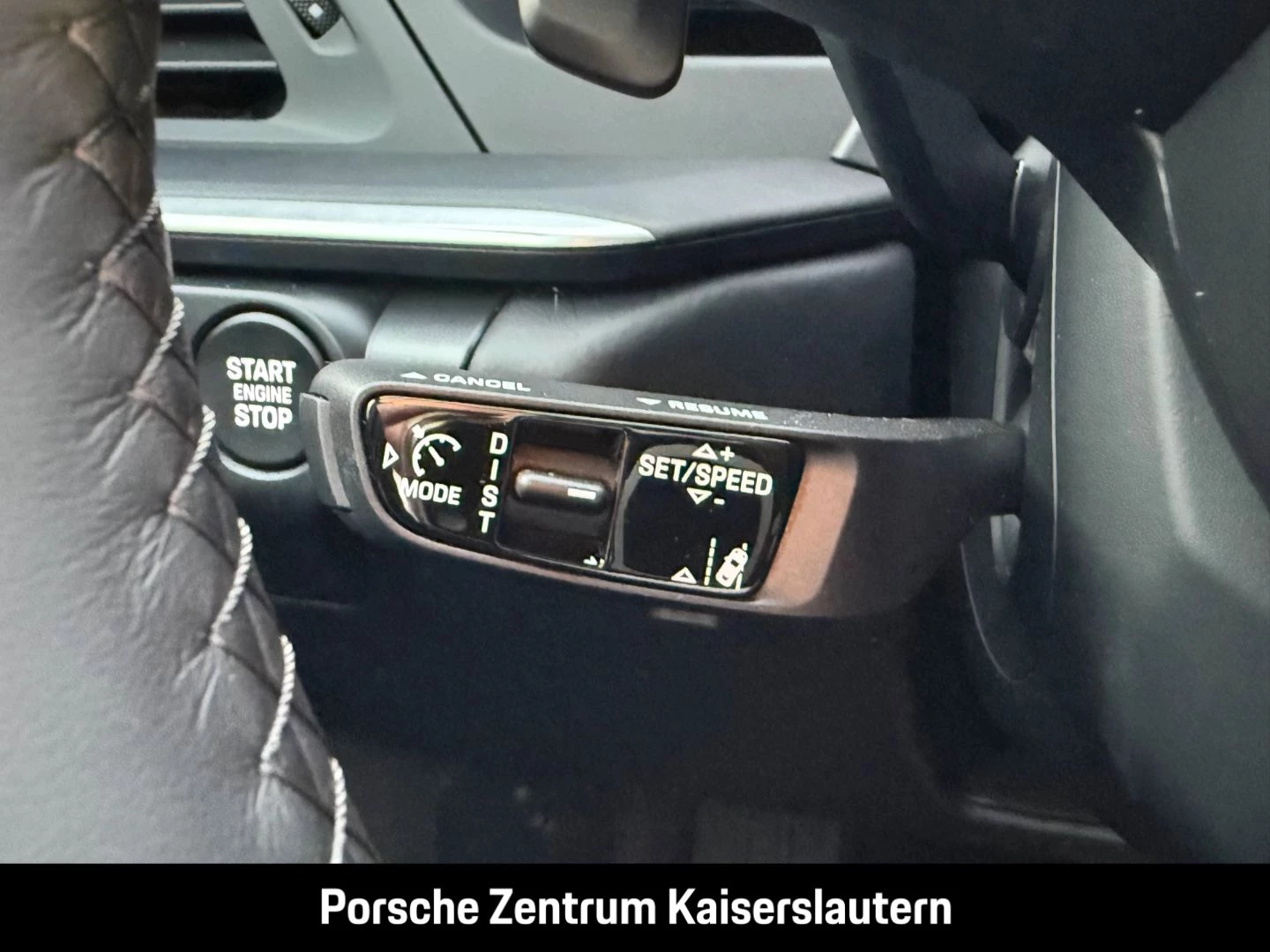Porsche Taycan 4 Black Edition HA-Lenkung InnoDrive LED black edition