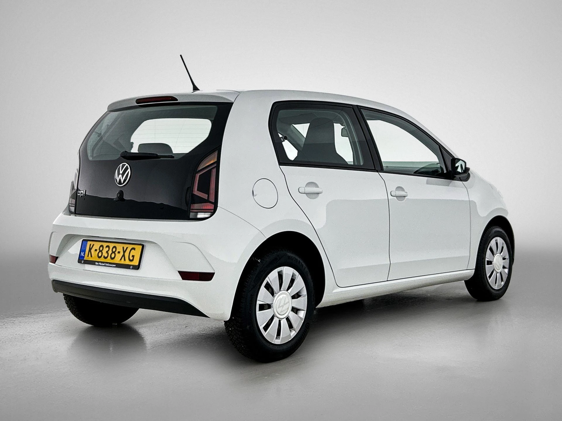 Volkswagen-up!-image-3