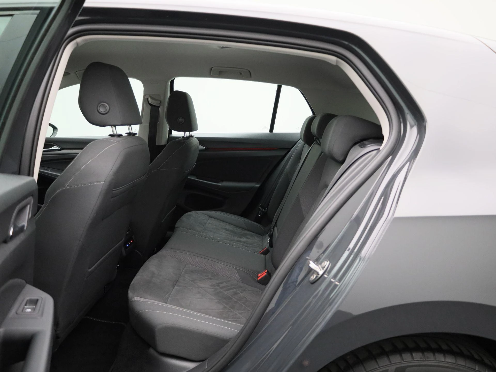 Volkswagen-Golf-image-9