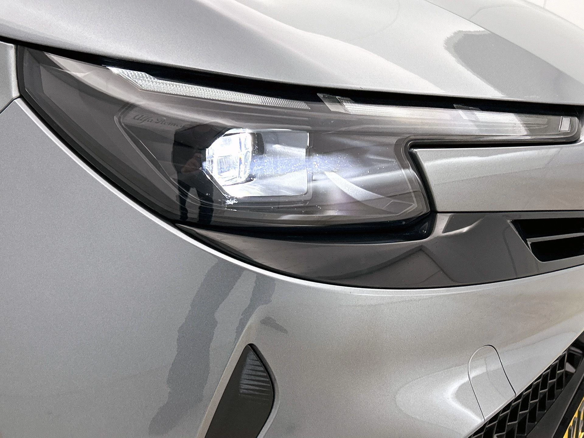 Alfa Romeo Junior 1.2 Turbo Hybrid Ibrida