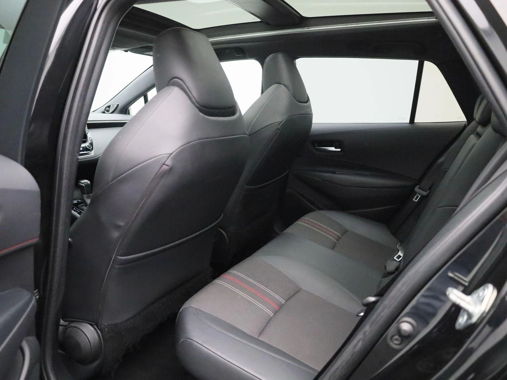 Toyota-Corolla Touring Sports-image-9