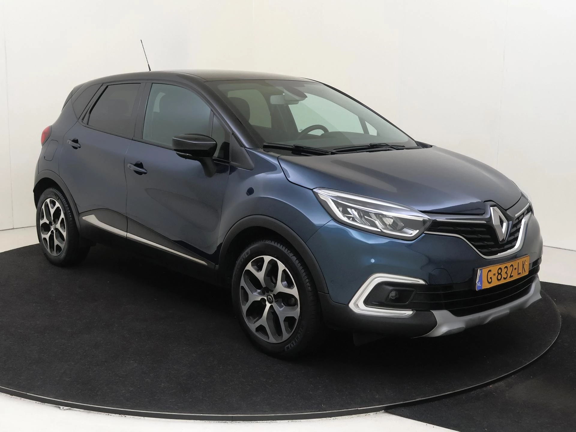 Renault-Captur-image-2