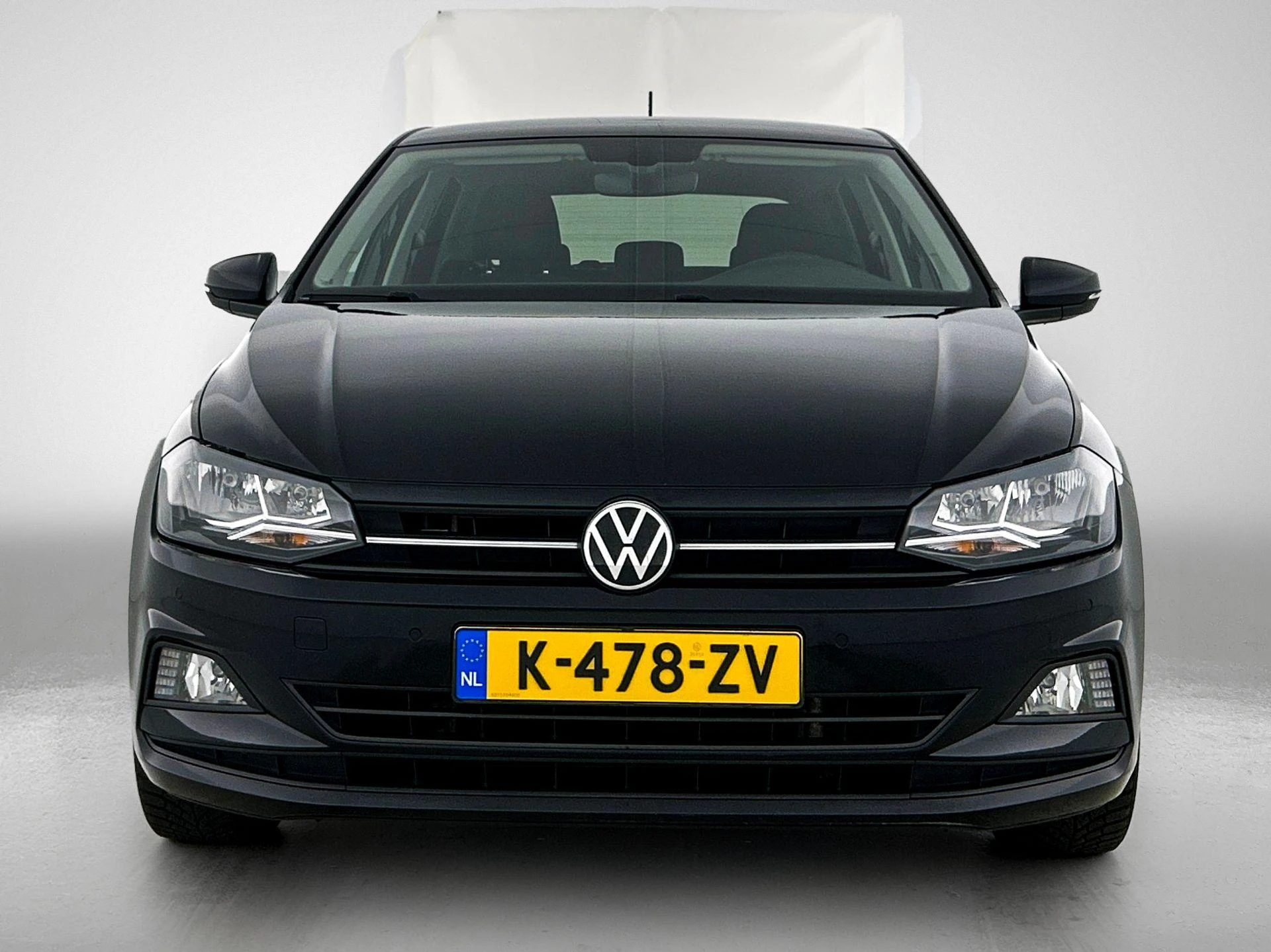 Volkswagen-Polo-image-4