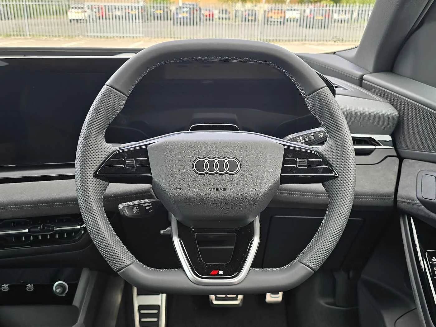 Audi-SQ6 e-tron-image-8
