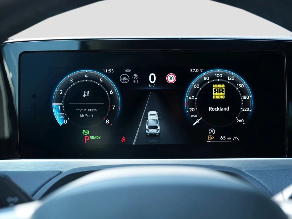 Volkswagen-Passat-image-12