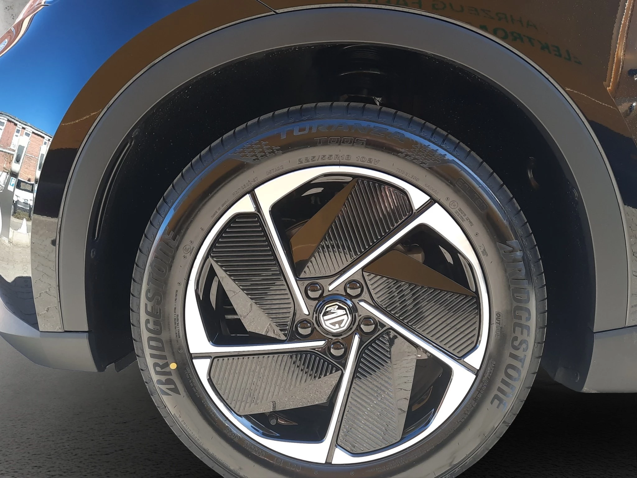 MG S5 Luxury 64 kWh Long Range Sports Utility Vehicle. 170 kW. 5-türig