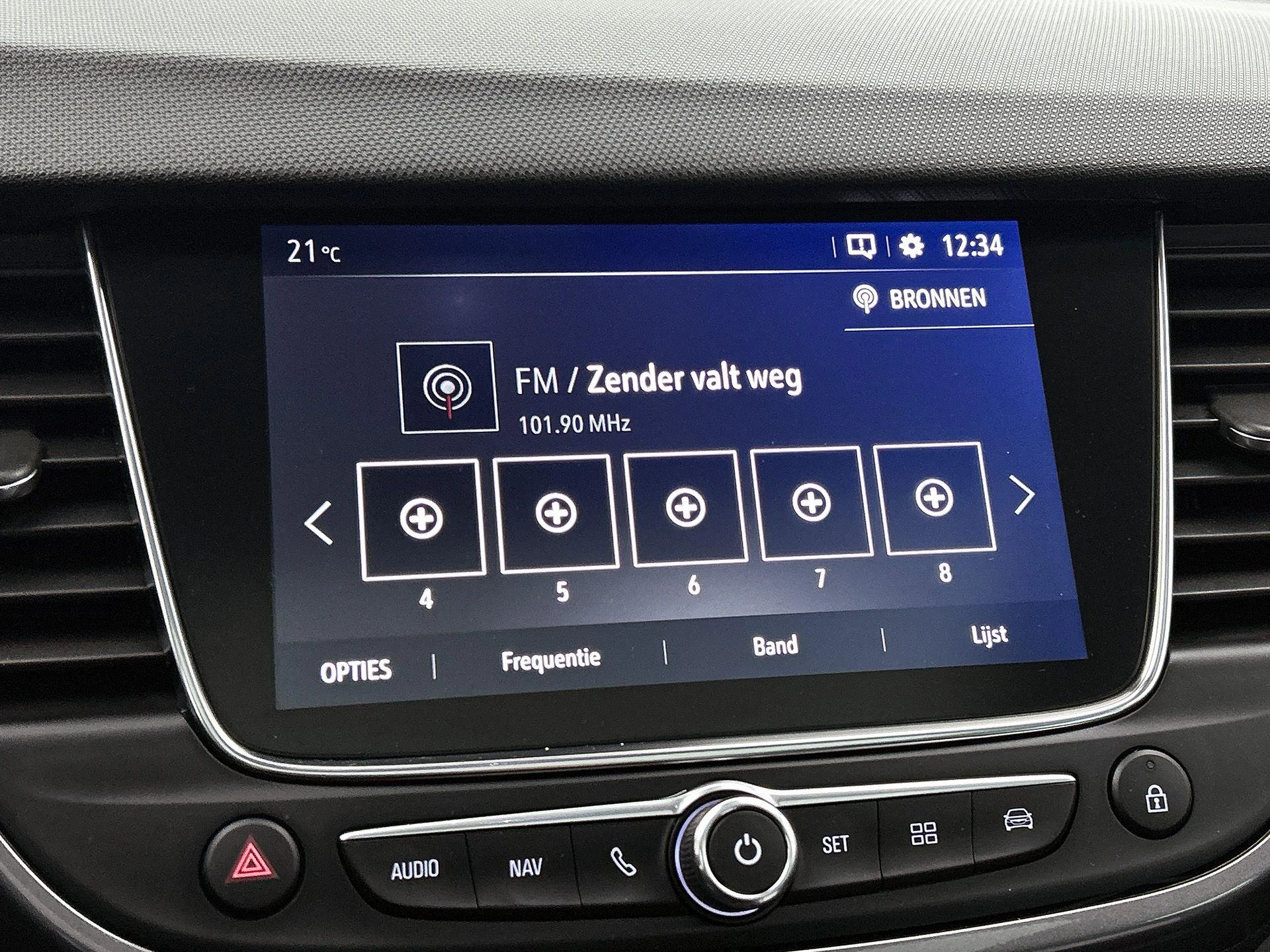Opel-Crossland X-image-6