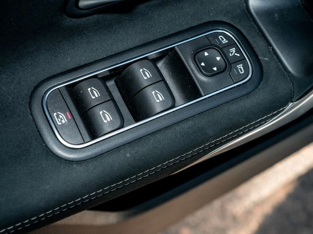 Mercedes-Benz-CLA 200-image-14