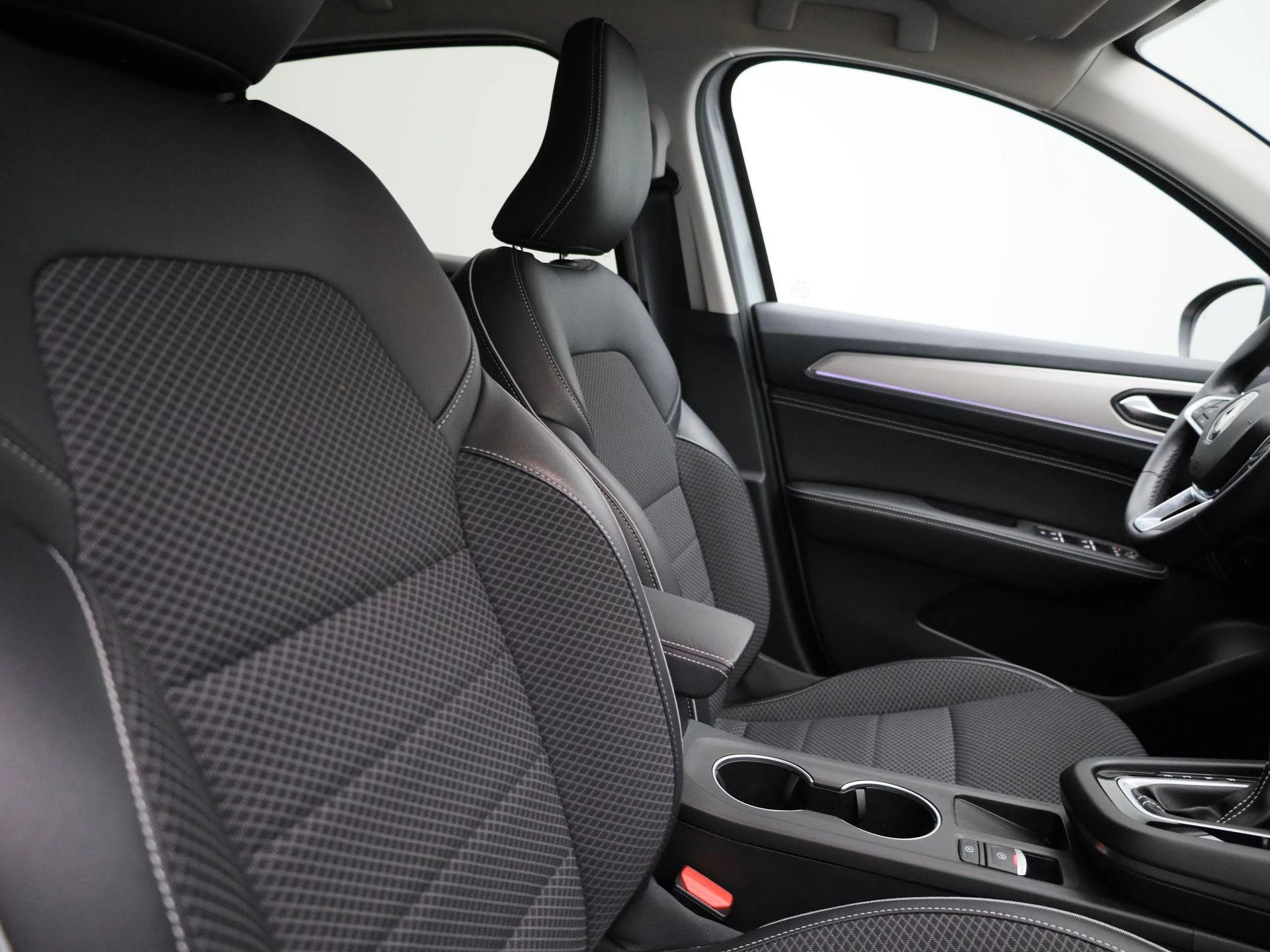 Renault-Arkana-image-30