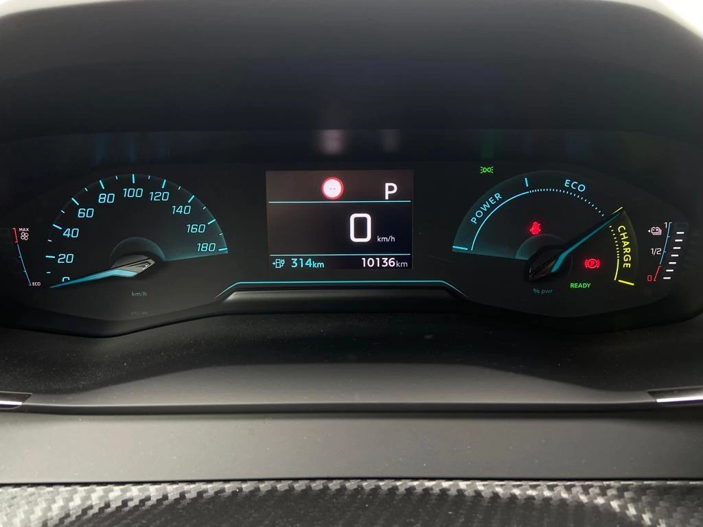 Peugeot-e-2008-image-18