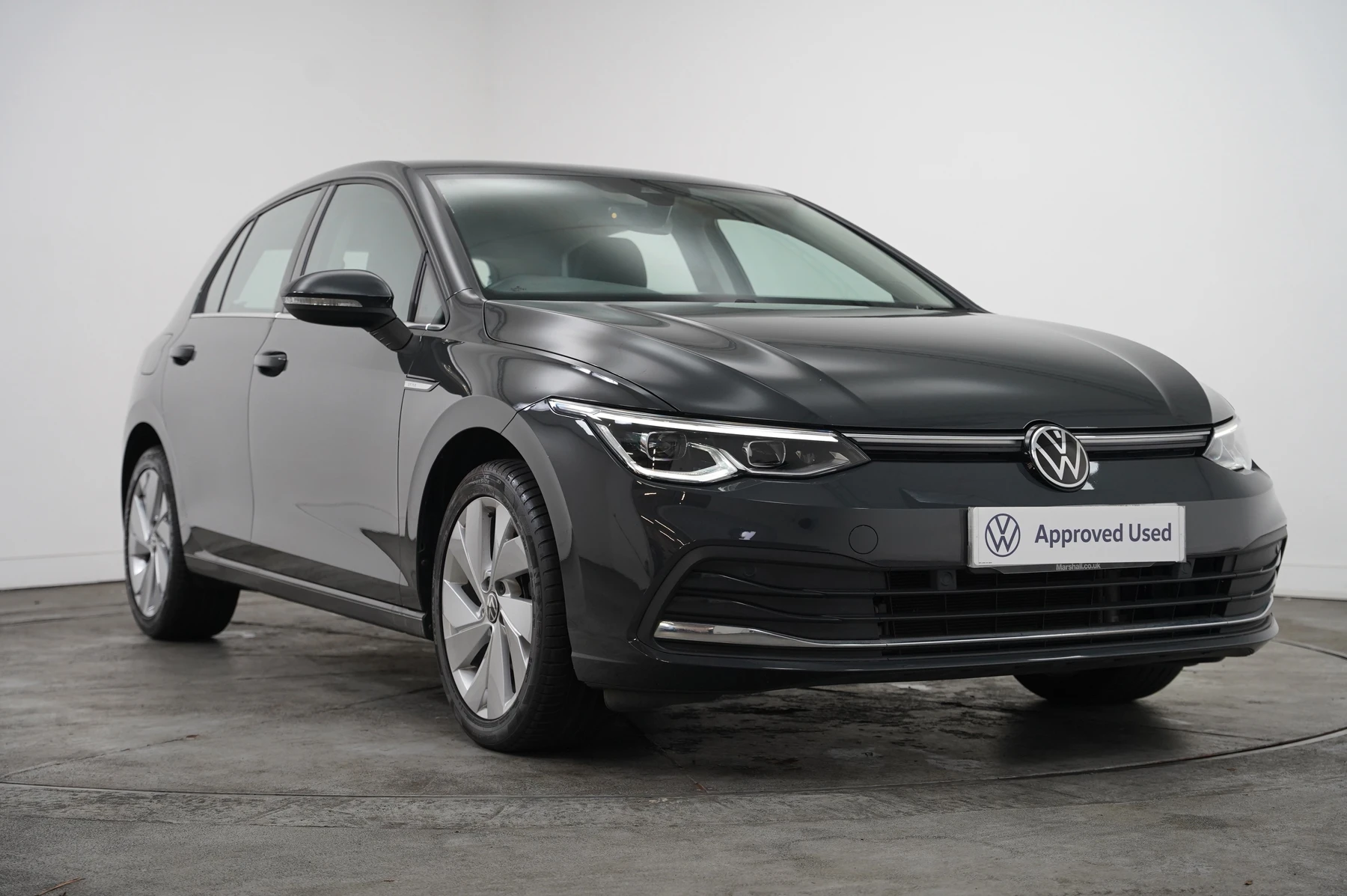 Volkswagen-Golf-image-0