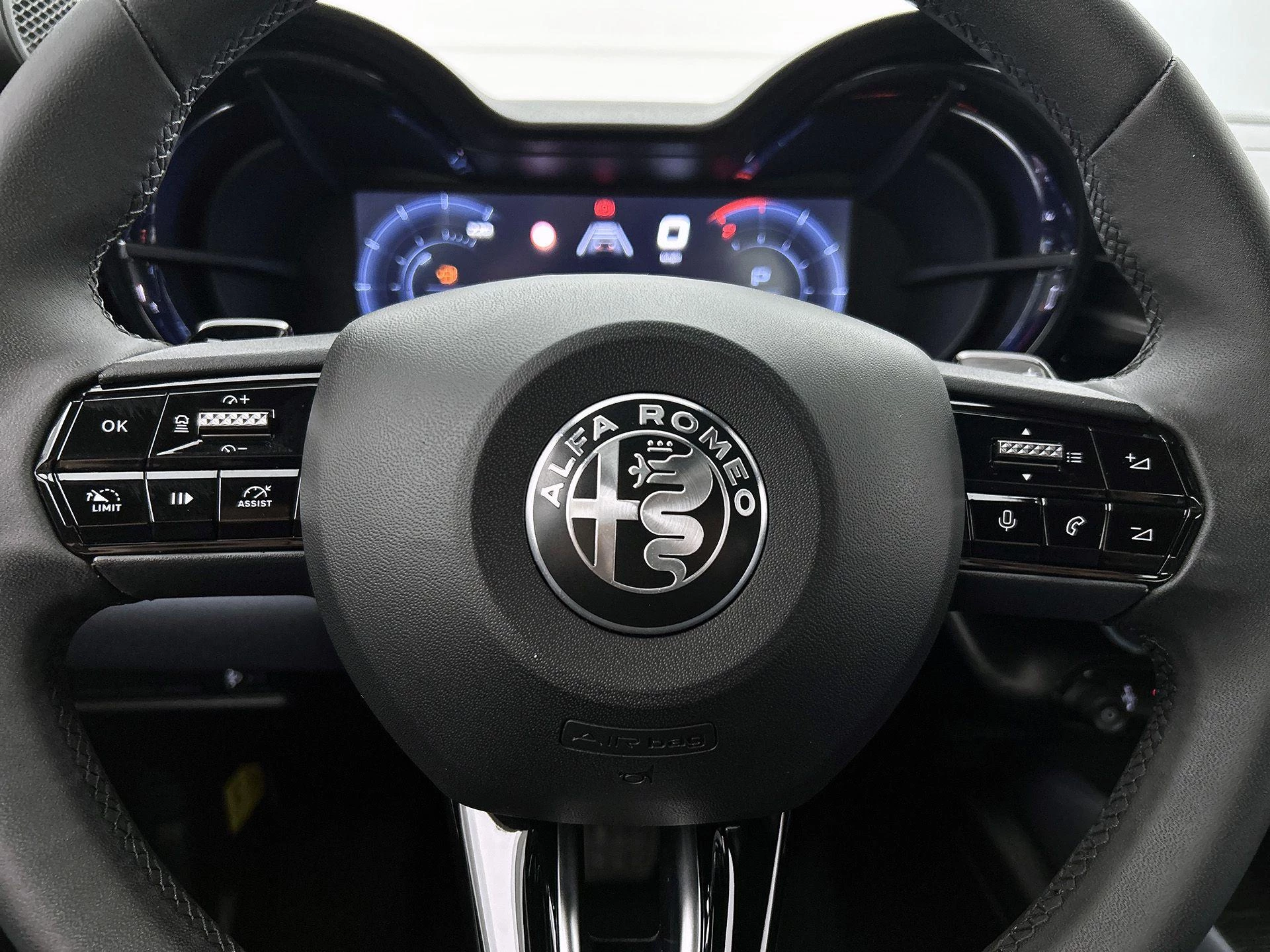 Alfa Romeo Junior 1.2 Turbo Hybrid Ibrida